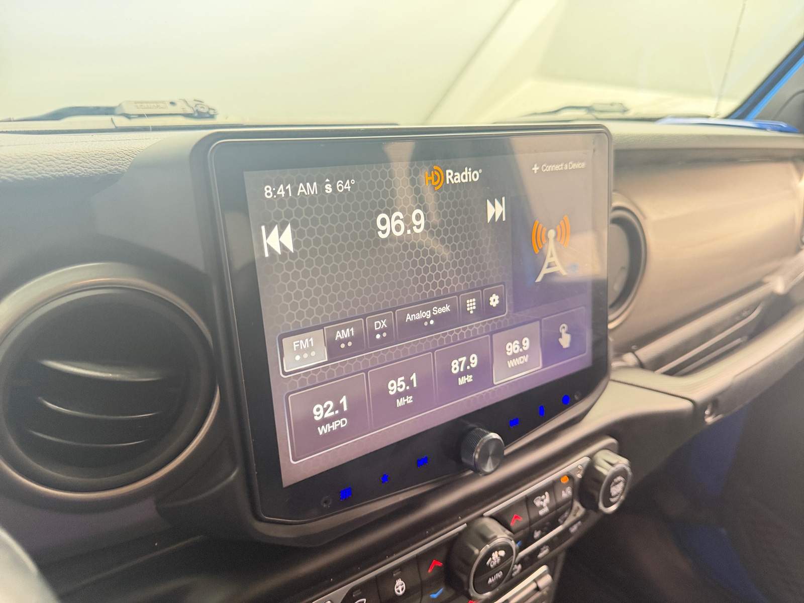 Thumbnail: 2021 Jeep Gladiator - 4