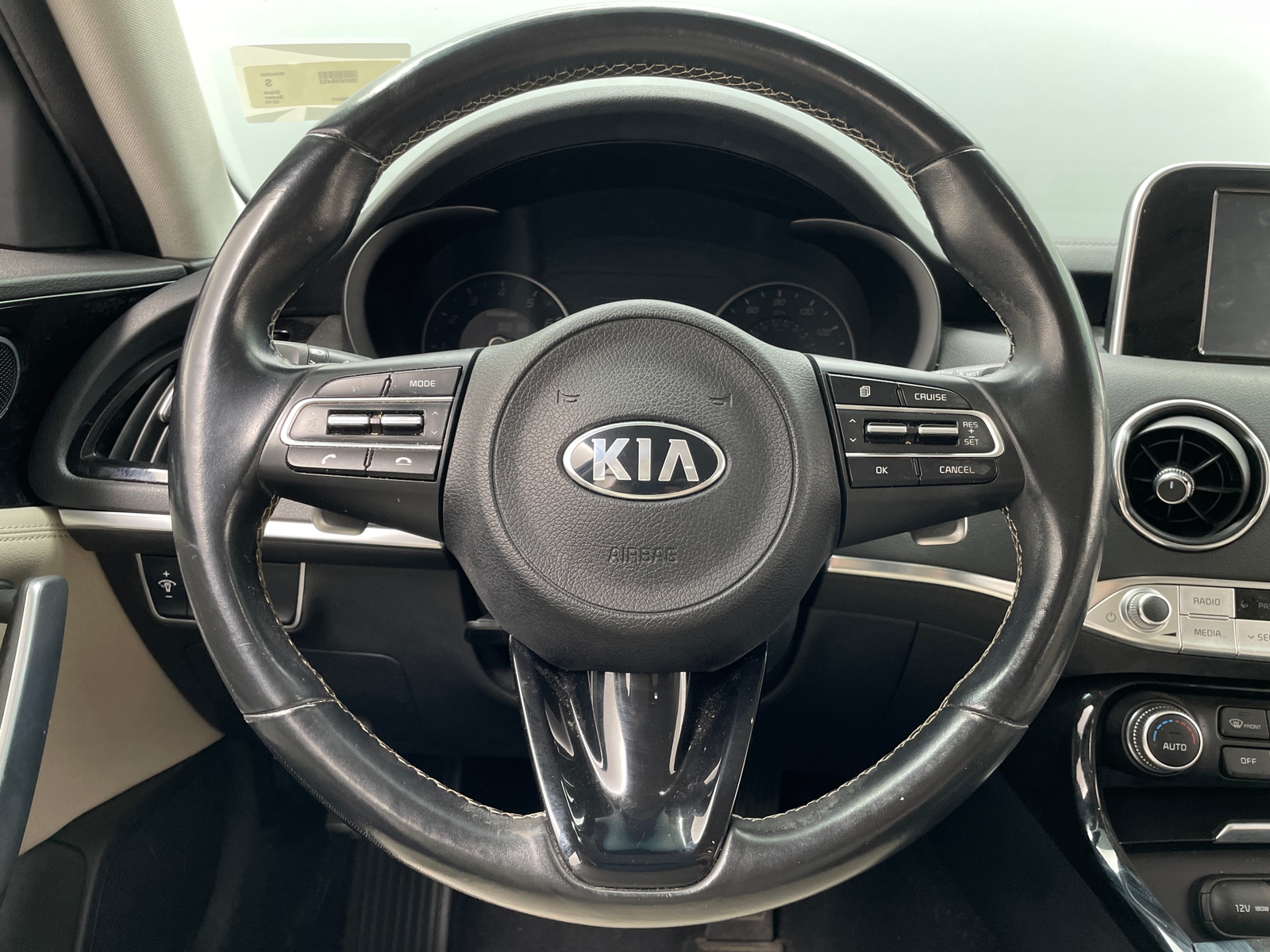 Thumbnail: 2019 Kia Stinger - 4