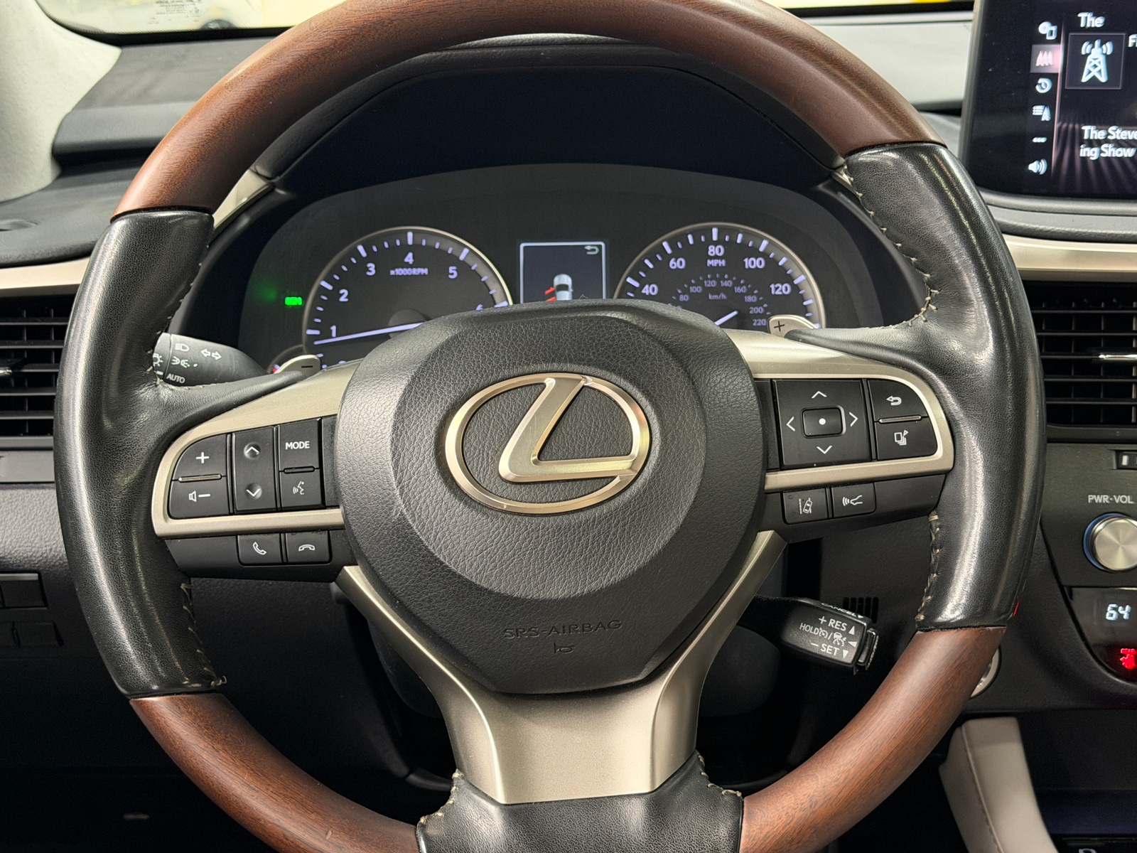 Thumbnail: 2020 Lexus RX - 4
