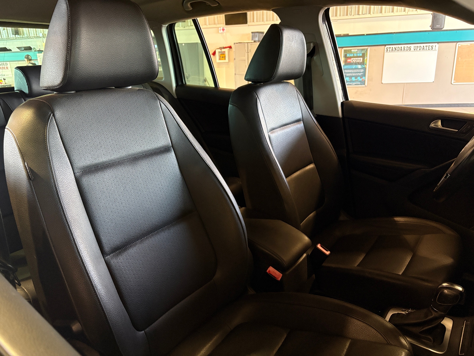 Thumbnail: 2012 Volkswagen Tiguan - 2