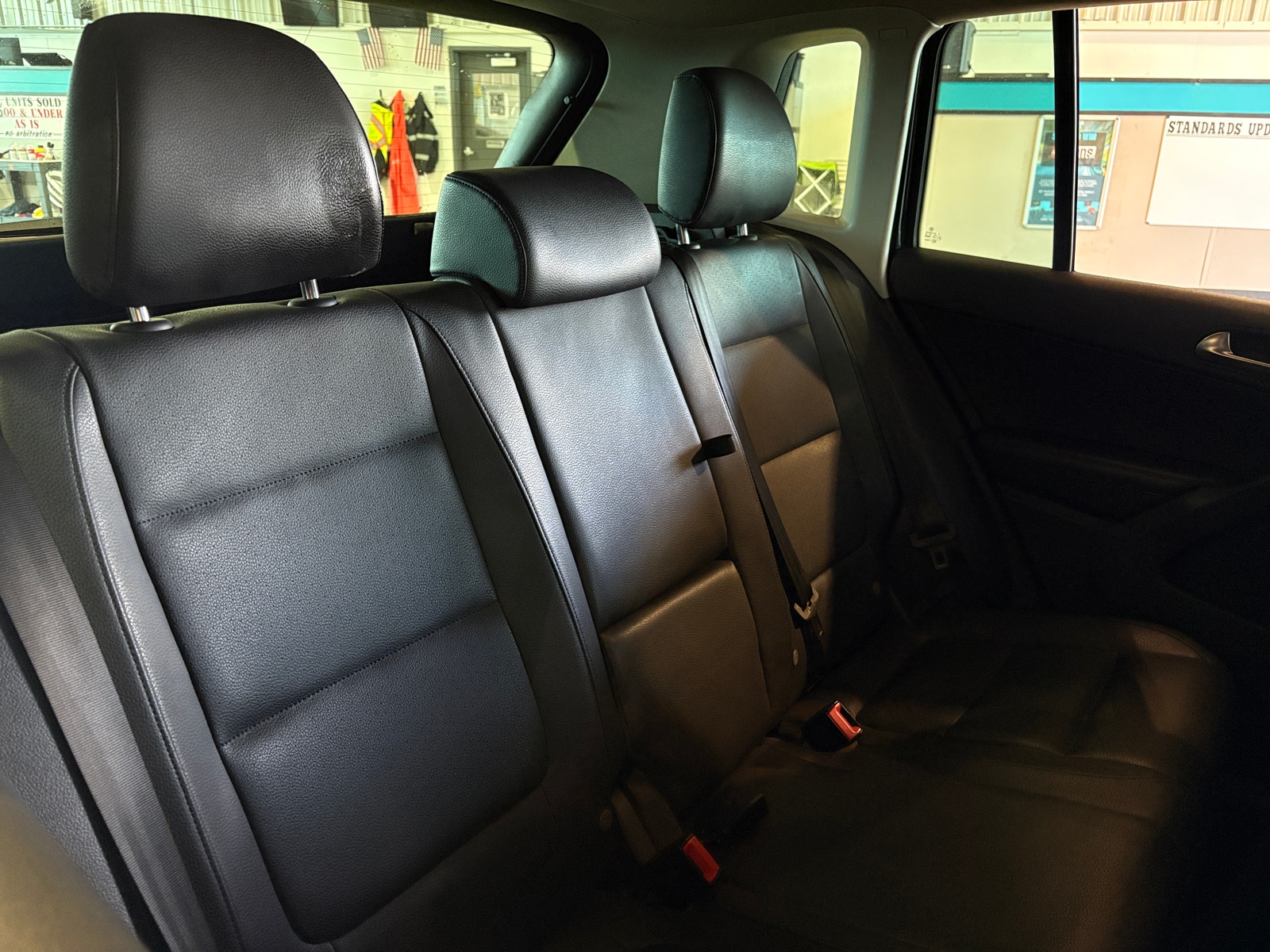 Thumbnail: 2012 Volkswagen Tiguan - 6