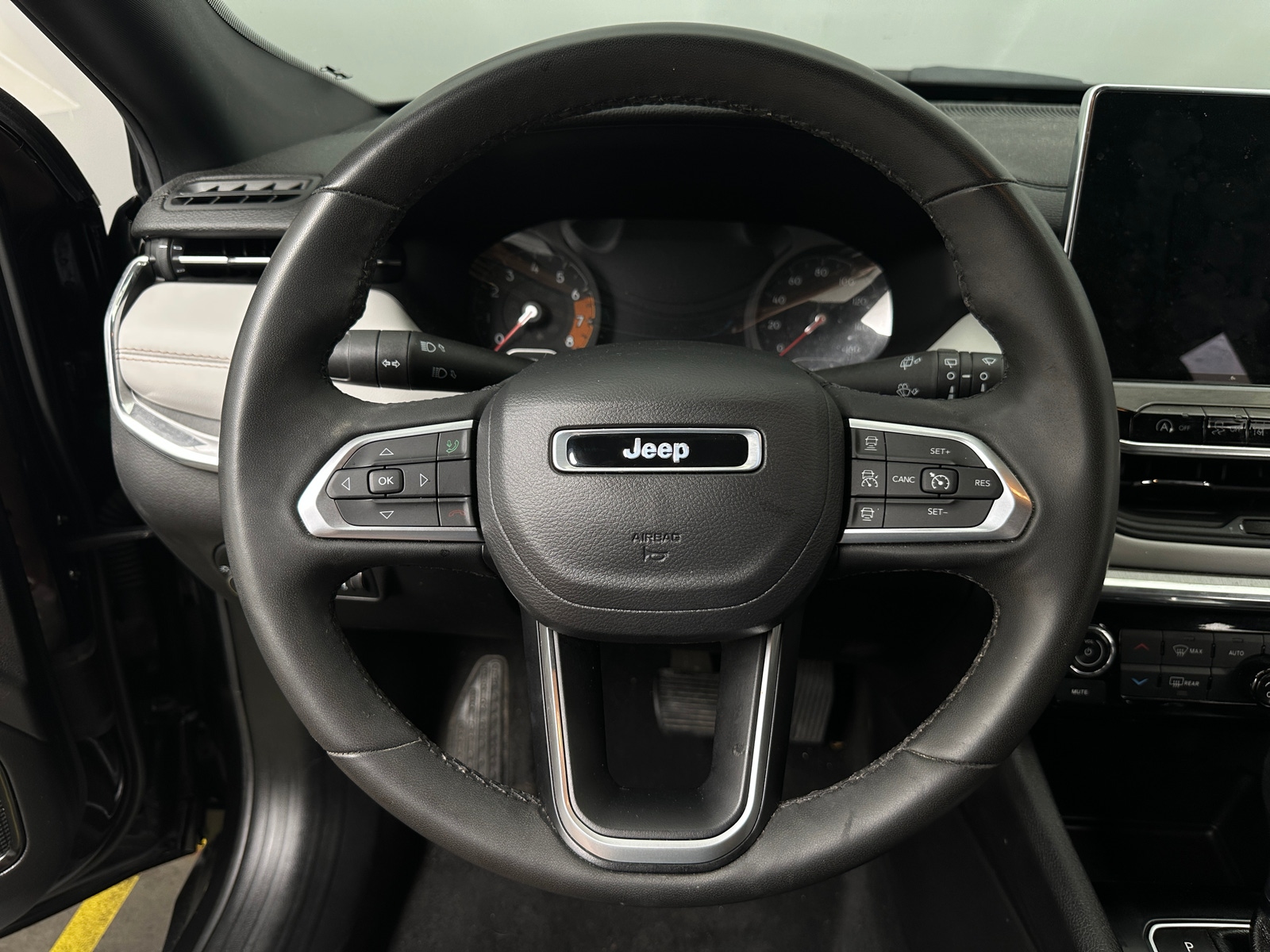 Thumbnail: 2023 Jeep Compass - 4