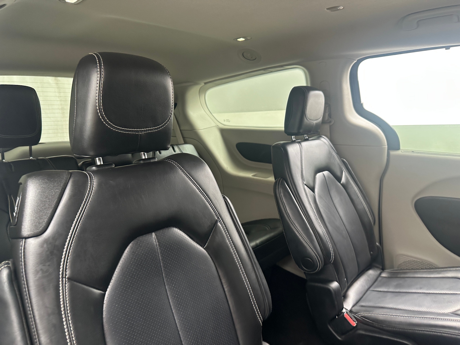 Thumbnail: 2023 Chrysler Pacifica - 5