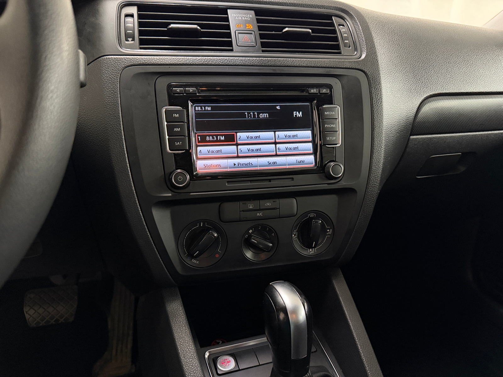 Thumbnail: 2015 Volkswagen Jetta - 4
