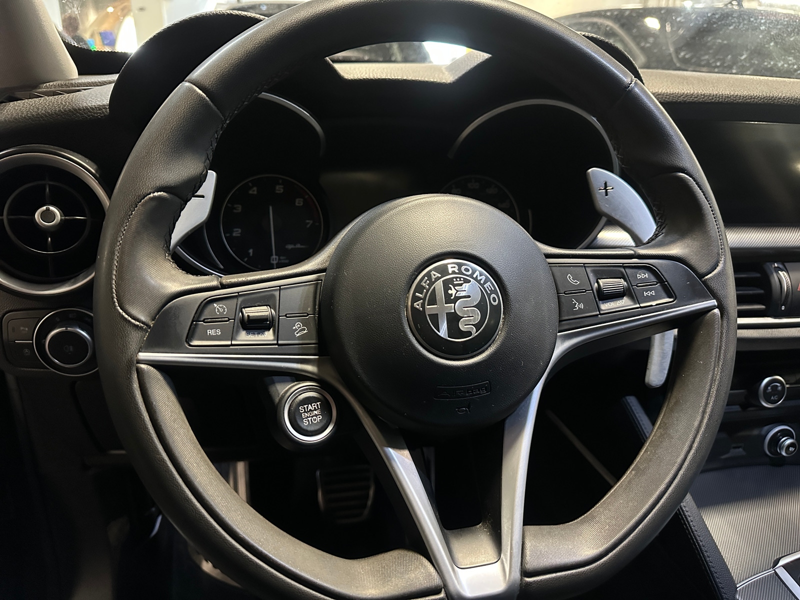 Thumbnail: 2018 Alfa Romeo Stelvio - 4