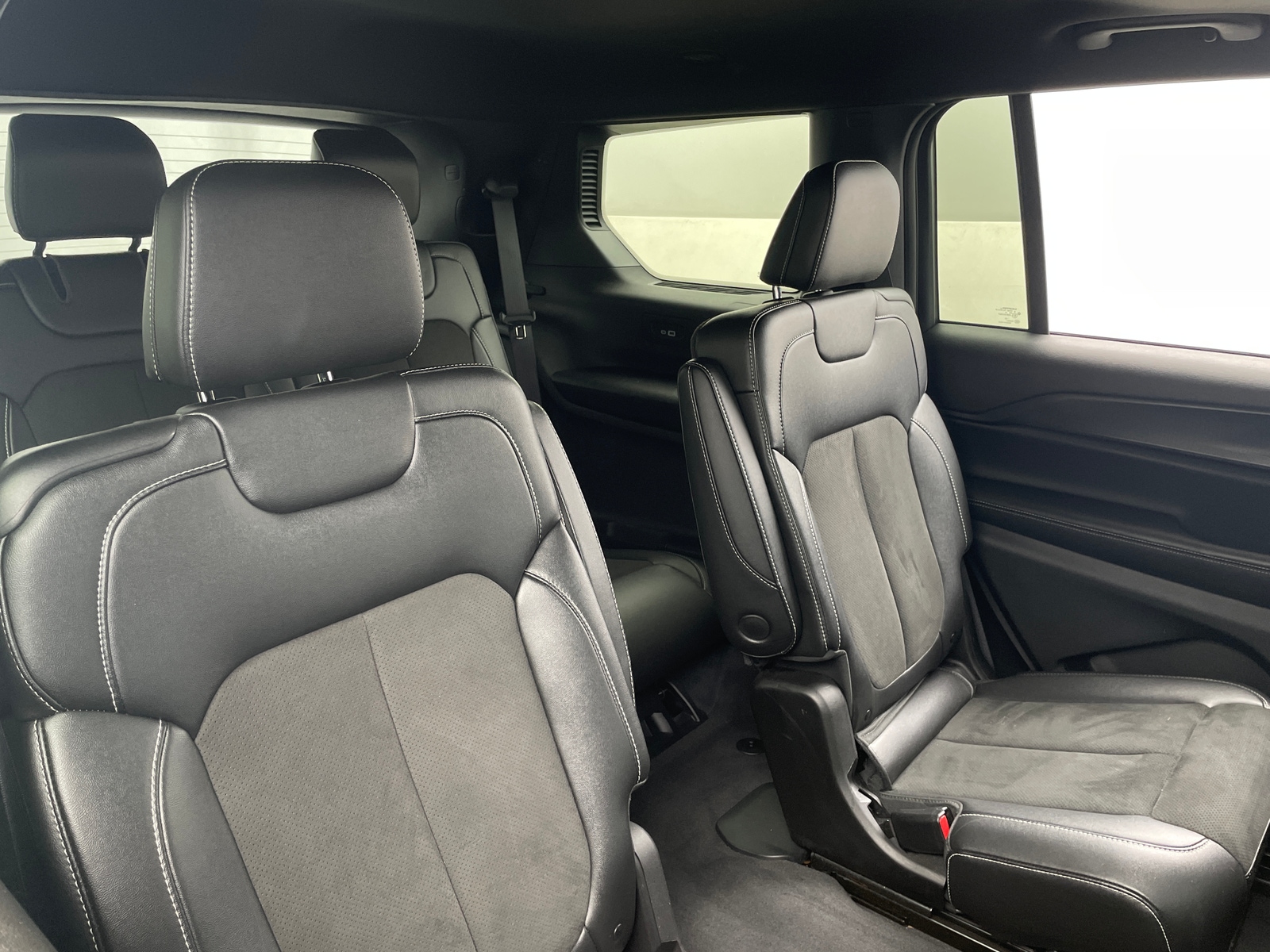 Thumbnail: 2024 Jeep Grand Cherokee L - 5