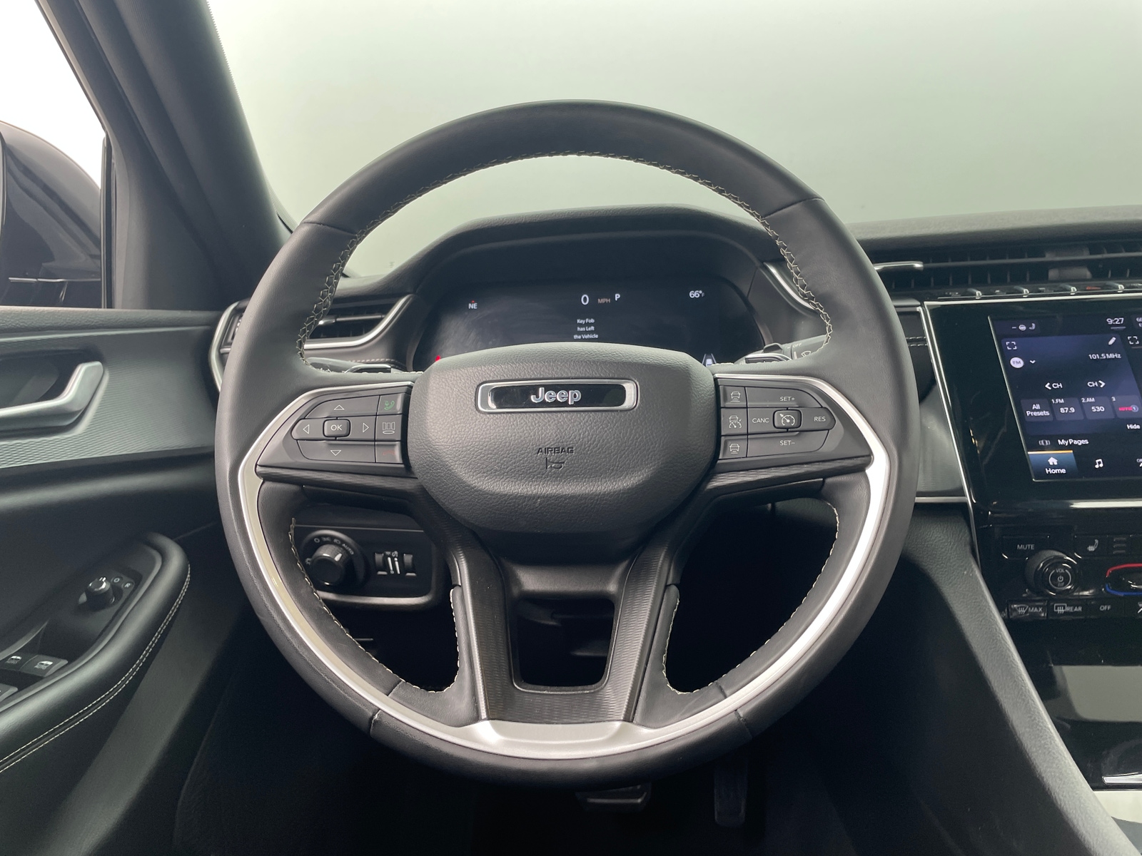 Thumbnail: 2024 Jeep Grand Cherokee L - 4