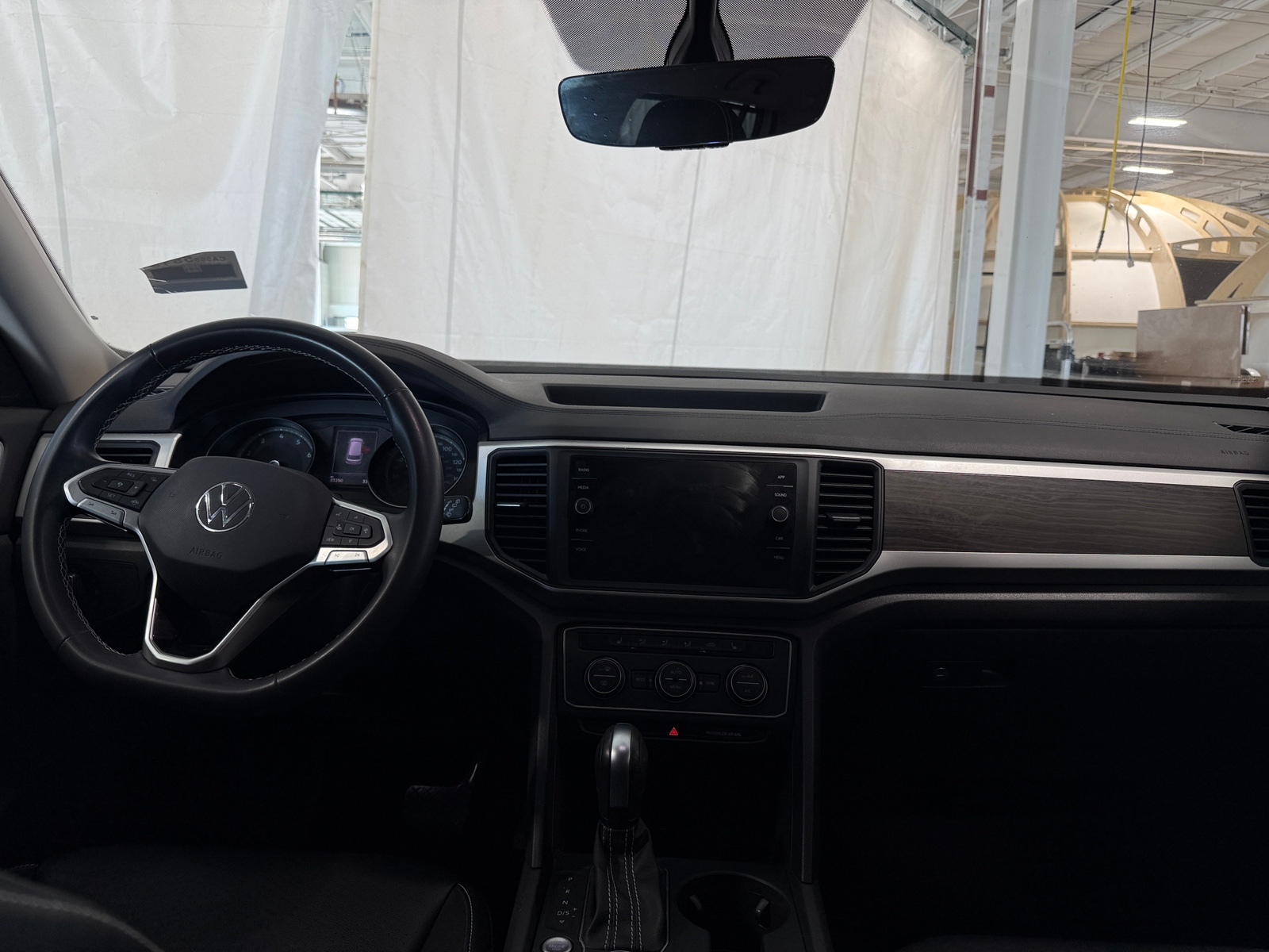 Thumbnail: 2021 Volkswagen Atlas - 2