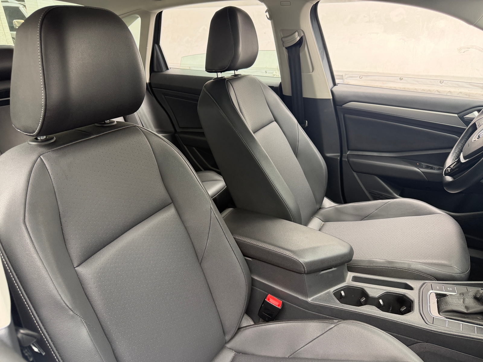 Thumbnail: 2019 Volkswagen Jetta - 2