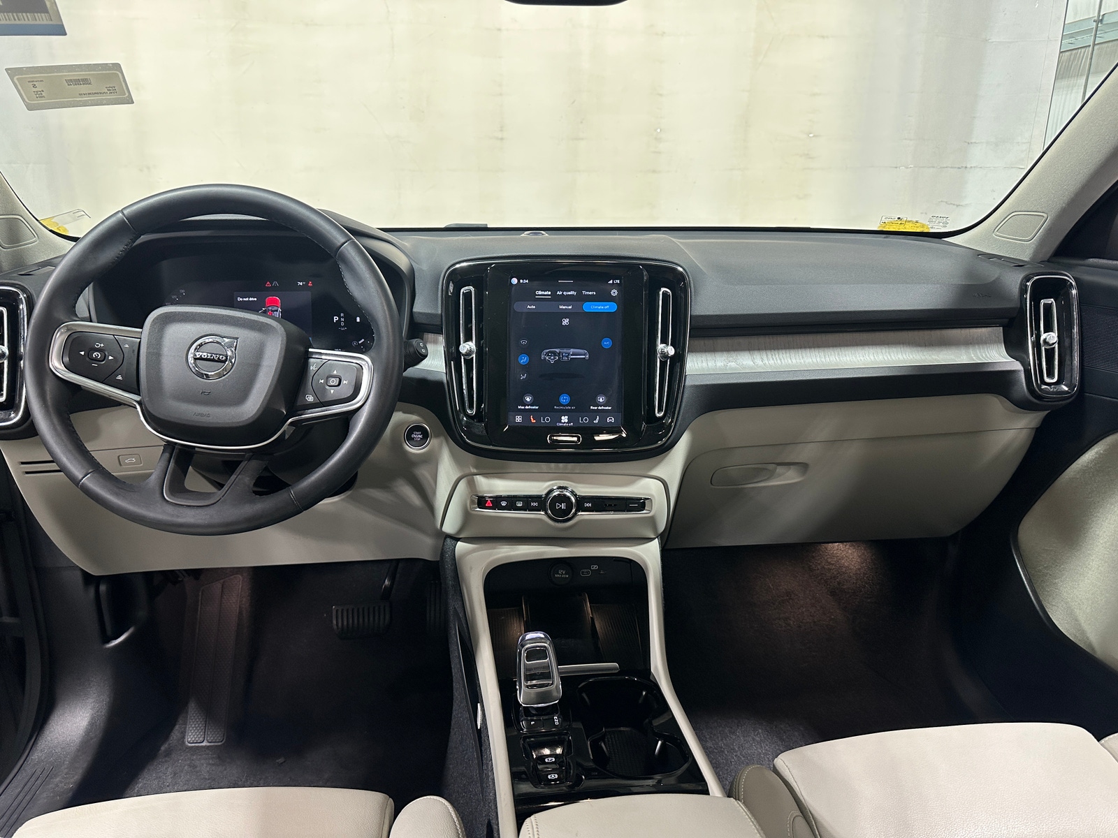 Thumbnail: 2024 Volvo XC40 - 2
