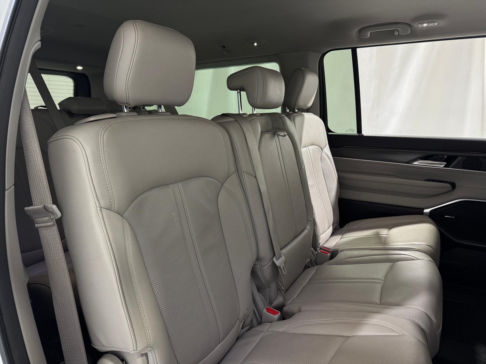 Thumbnail: 2024 Jeep Wagoneer - 5