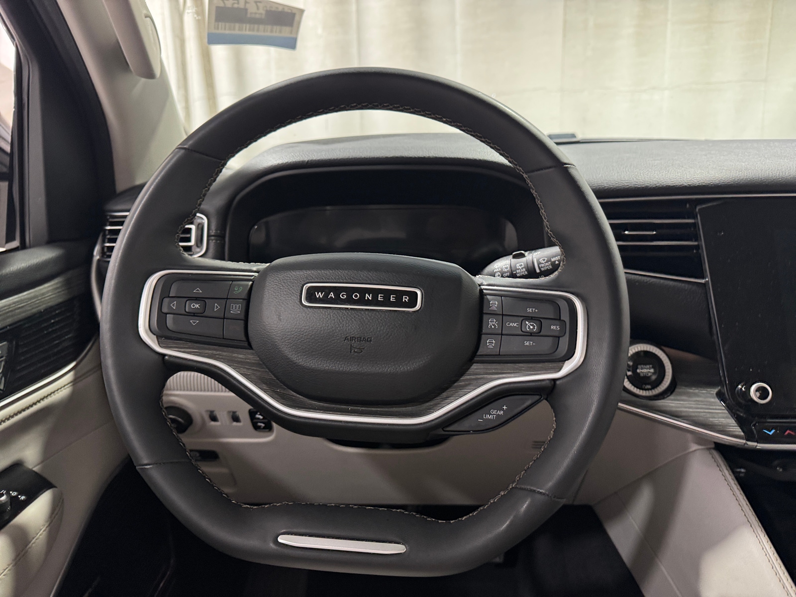 Thumbnail: 2024 Jeep Wagoneer - 4