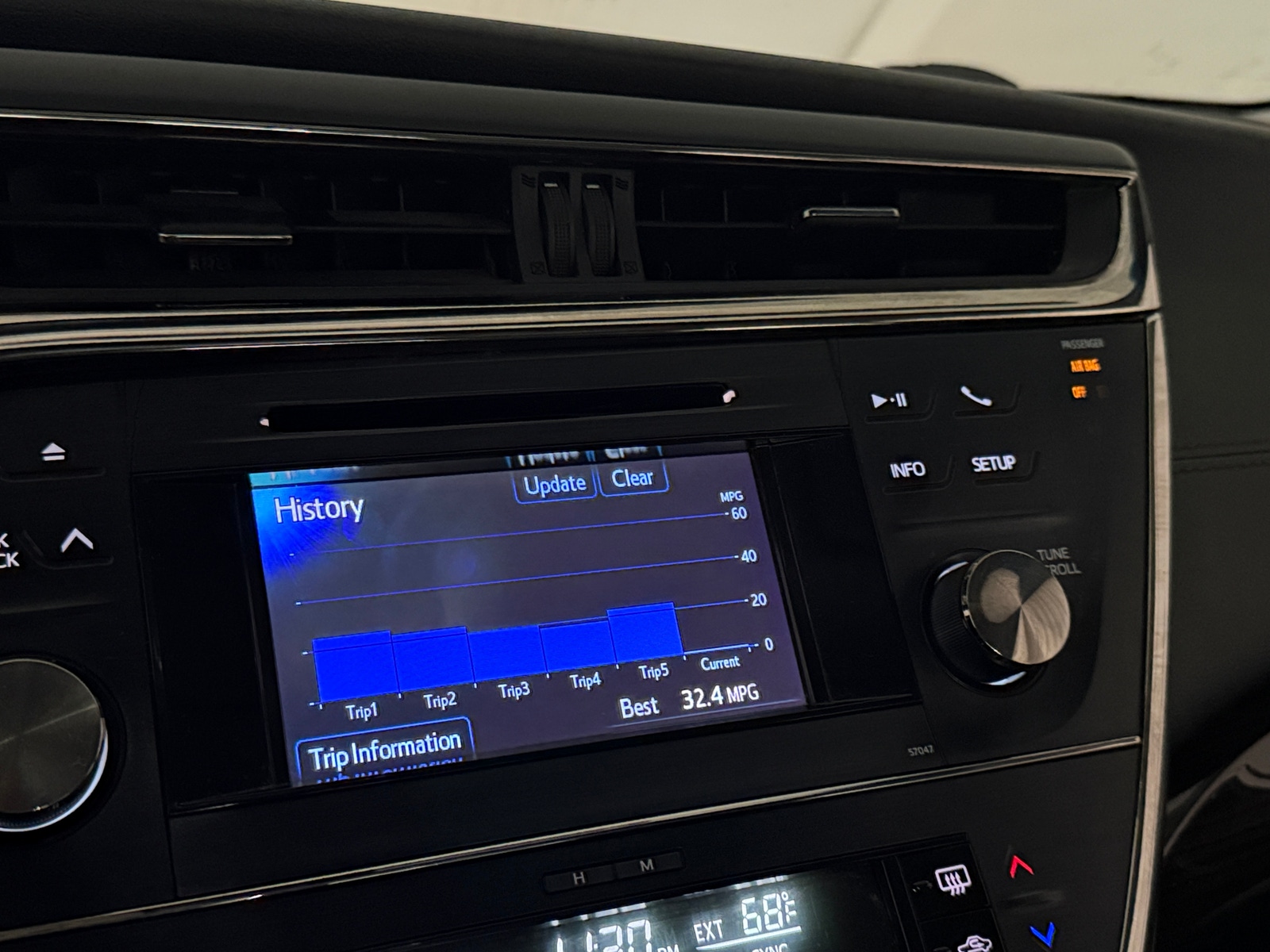 Thumbnail: 2013 Toyota Avalon - 4