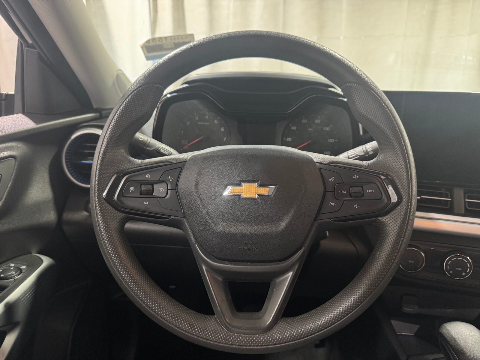 Thumbnail: 2026 Chevrolet Trax - 5