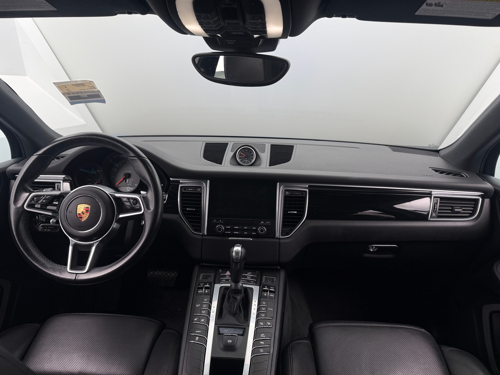 Thumbnail: 2018 Porsche Macan - 2
