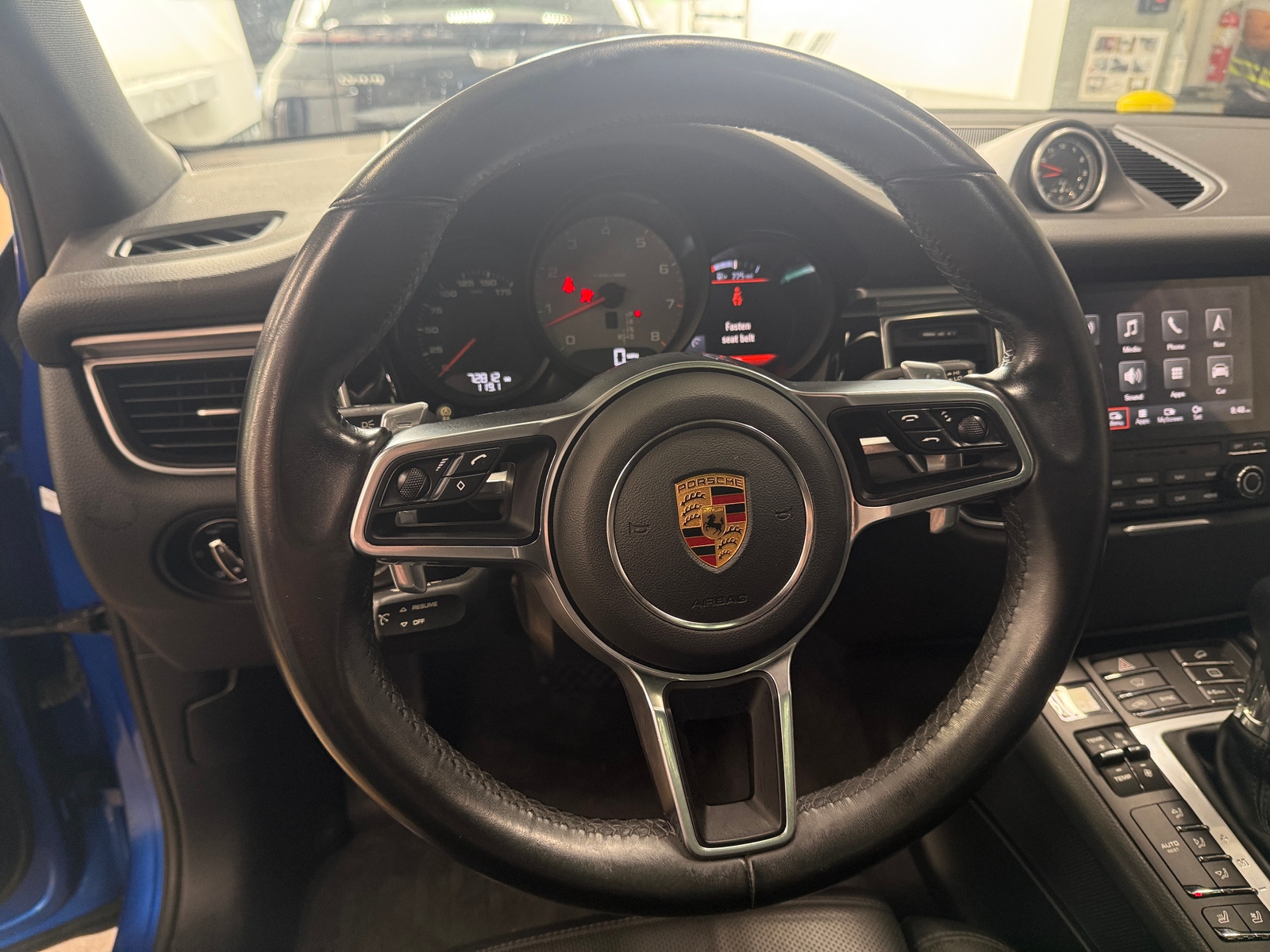 Thumbnail: 2018 Porsche Macan - 4