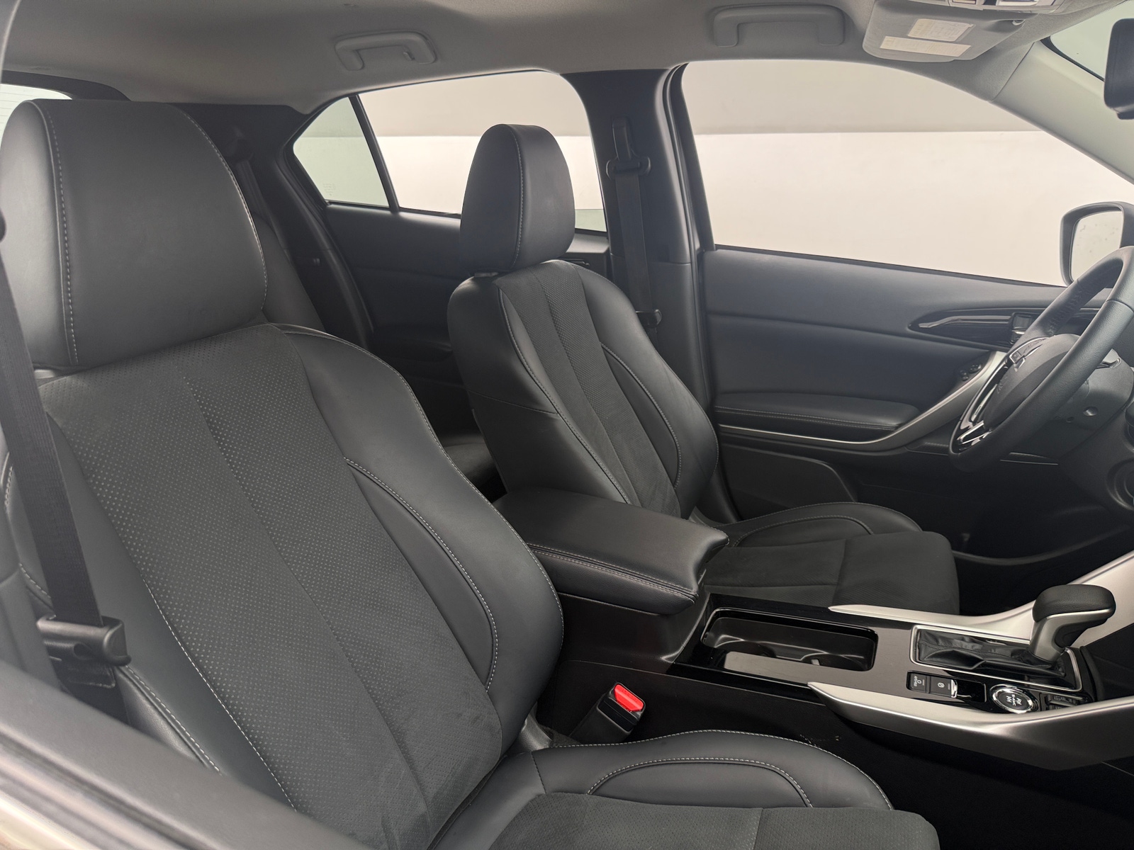 Thumbnail: 2026 Mitsubishi Eclipse Cross - 2