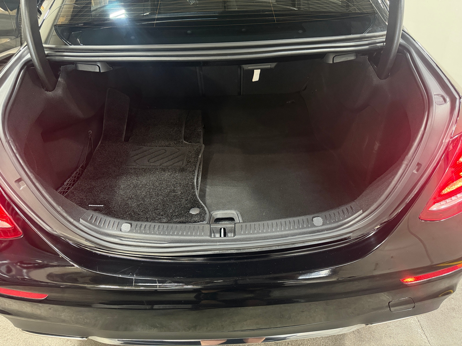Thumbnail: 2020 Mercedes-Benz E-Class - 6
