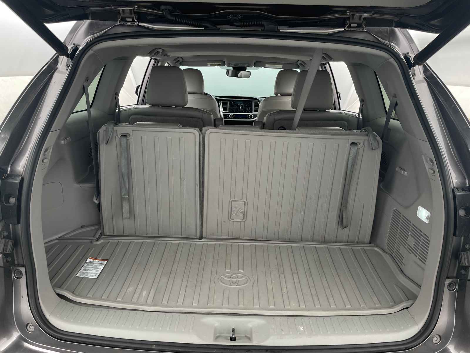Thumbnail: 2019 Toyota Highlander - 6