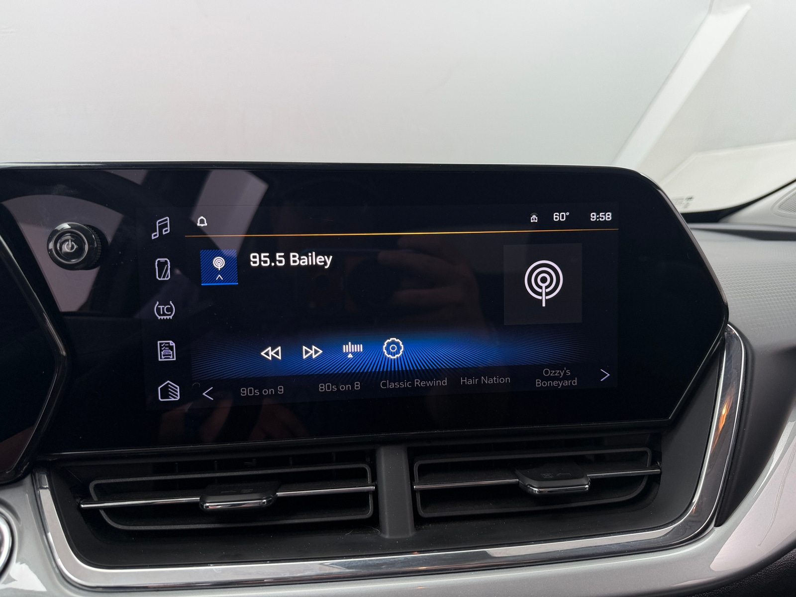 Thumbnail: 2025 Chevrolet Trax - 3