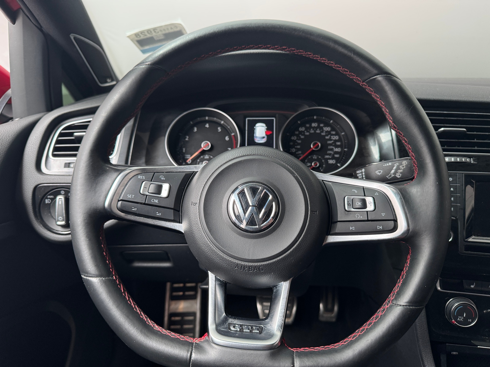 Thumbnail: 2015 Volkswagen Golf - 5