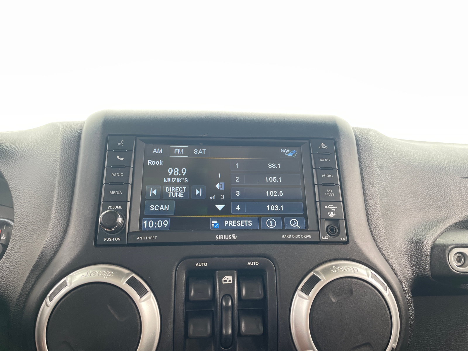 Thumbnail: 2017 Jeep Wrangler - 4