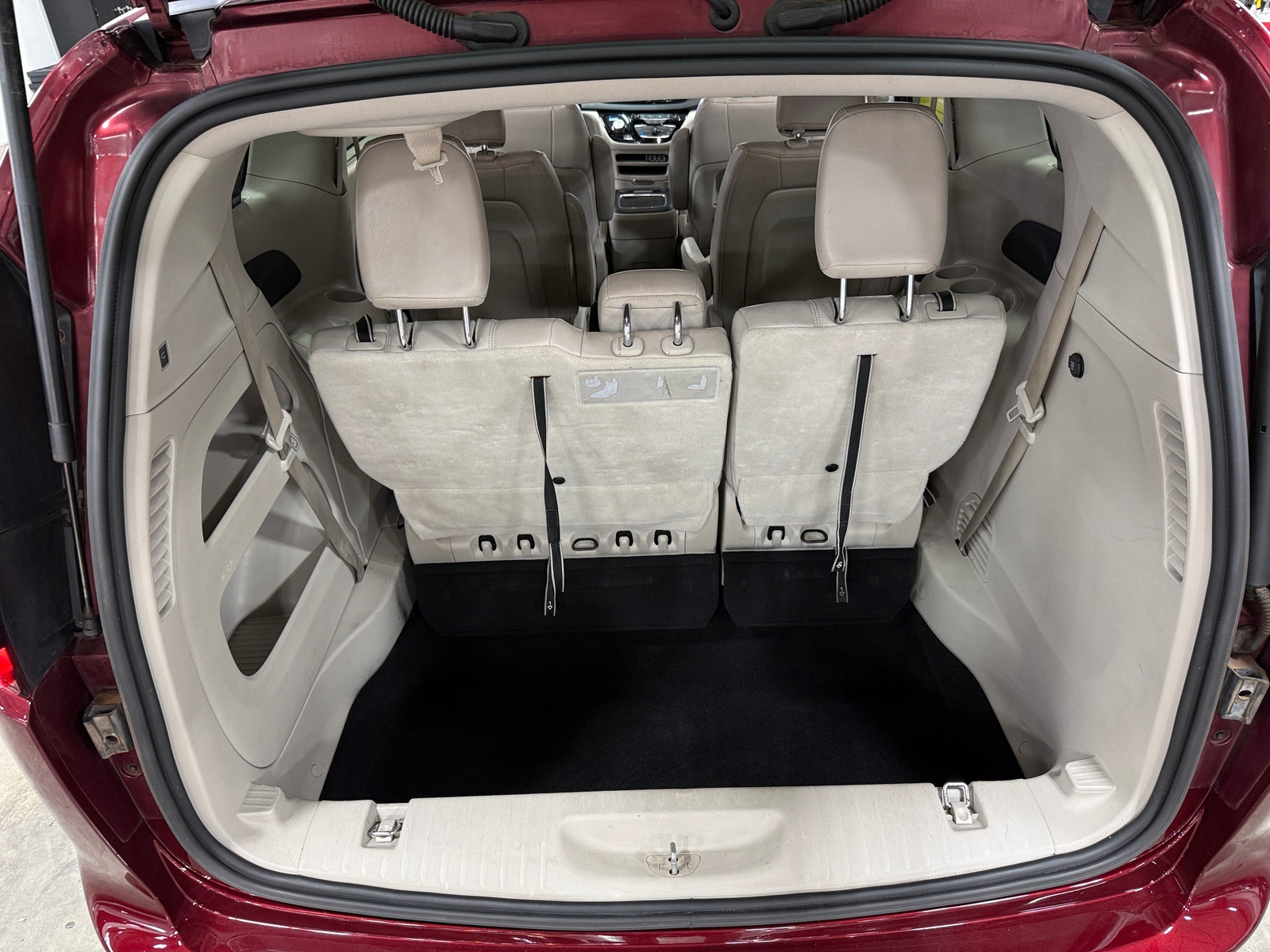 Thumbnail: 2021 Chrysler Pacifica - 6