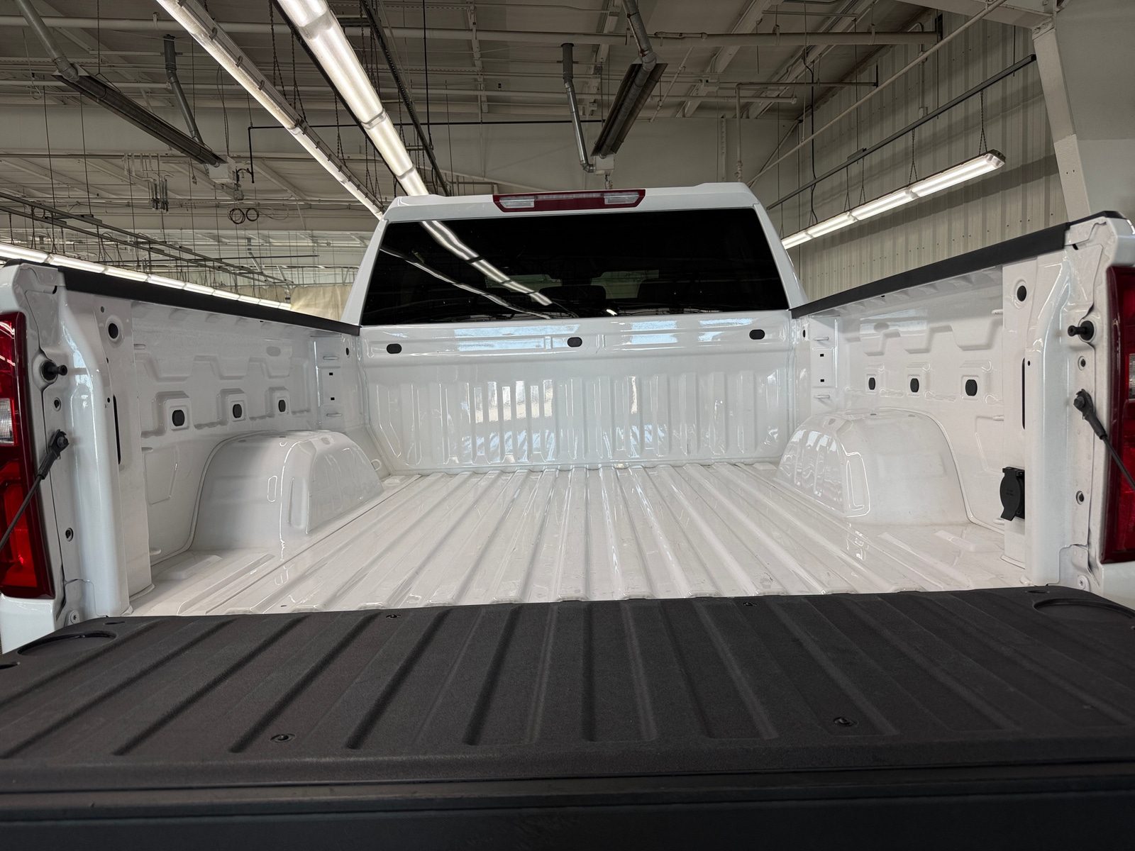 Thumbnail: 2026 Chevrolet Silverado 1500 - 7