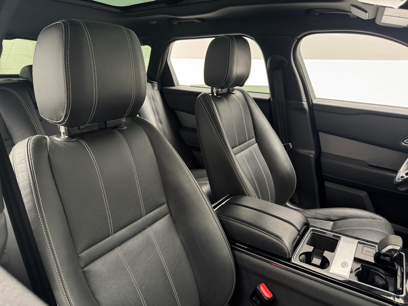Thumbnail: 2021 Land Rover Range Rover Velar - 2