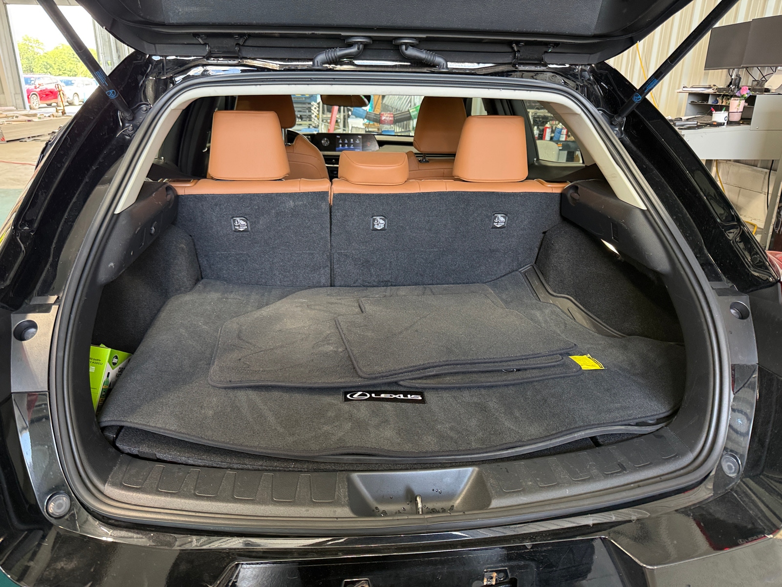 Thumbnail: 2019 Lexus UX - 6