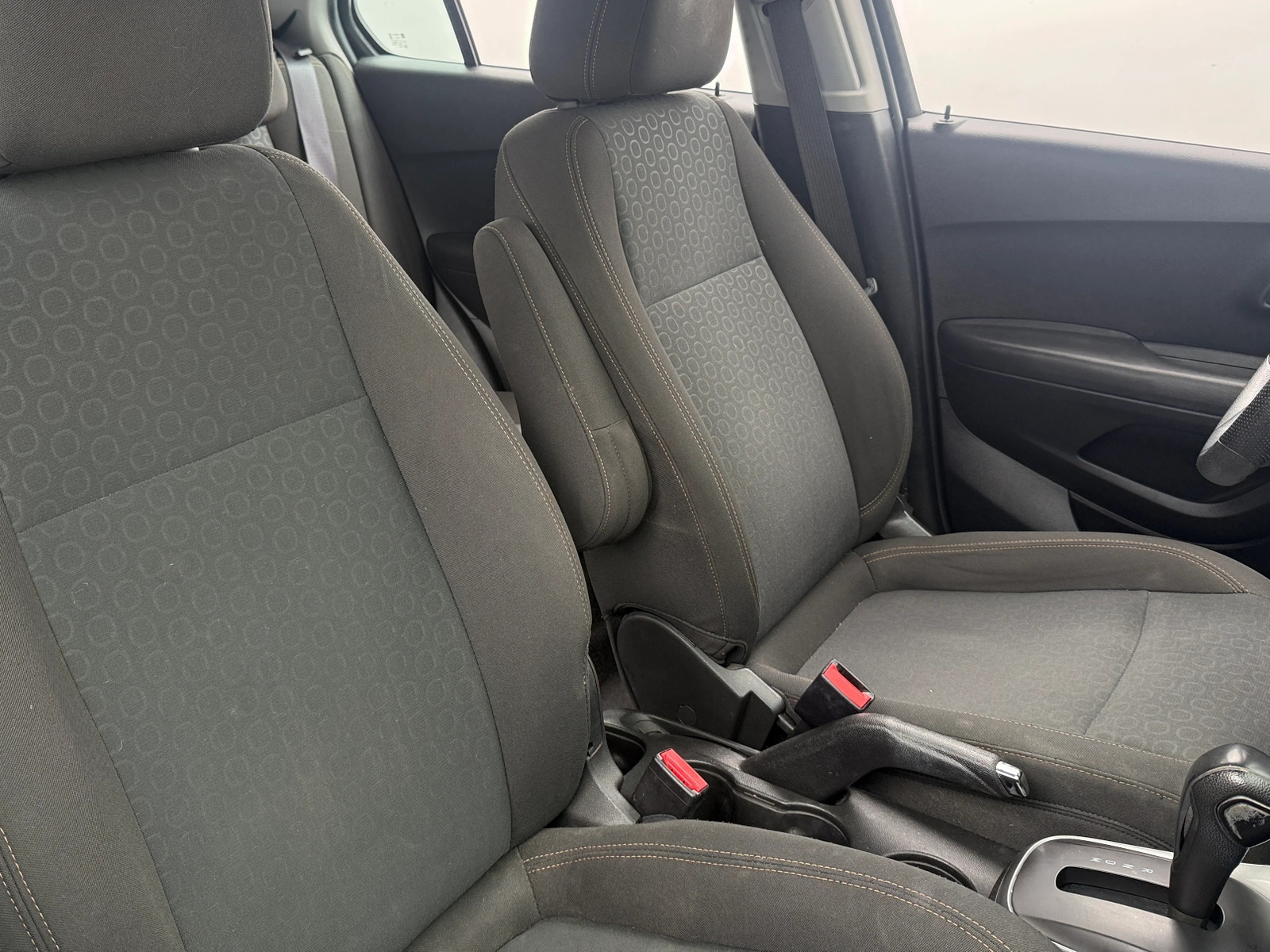 Thumbnail: 2017 Chevrolet Trax - 2