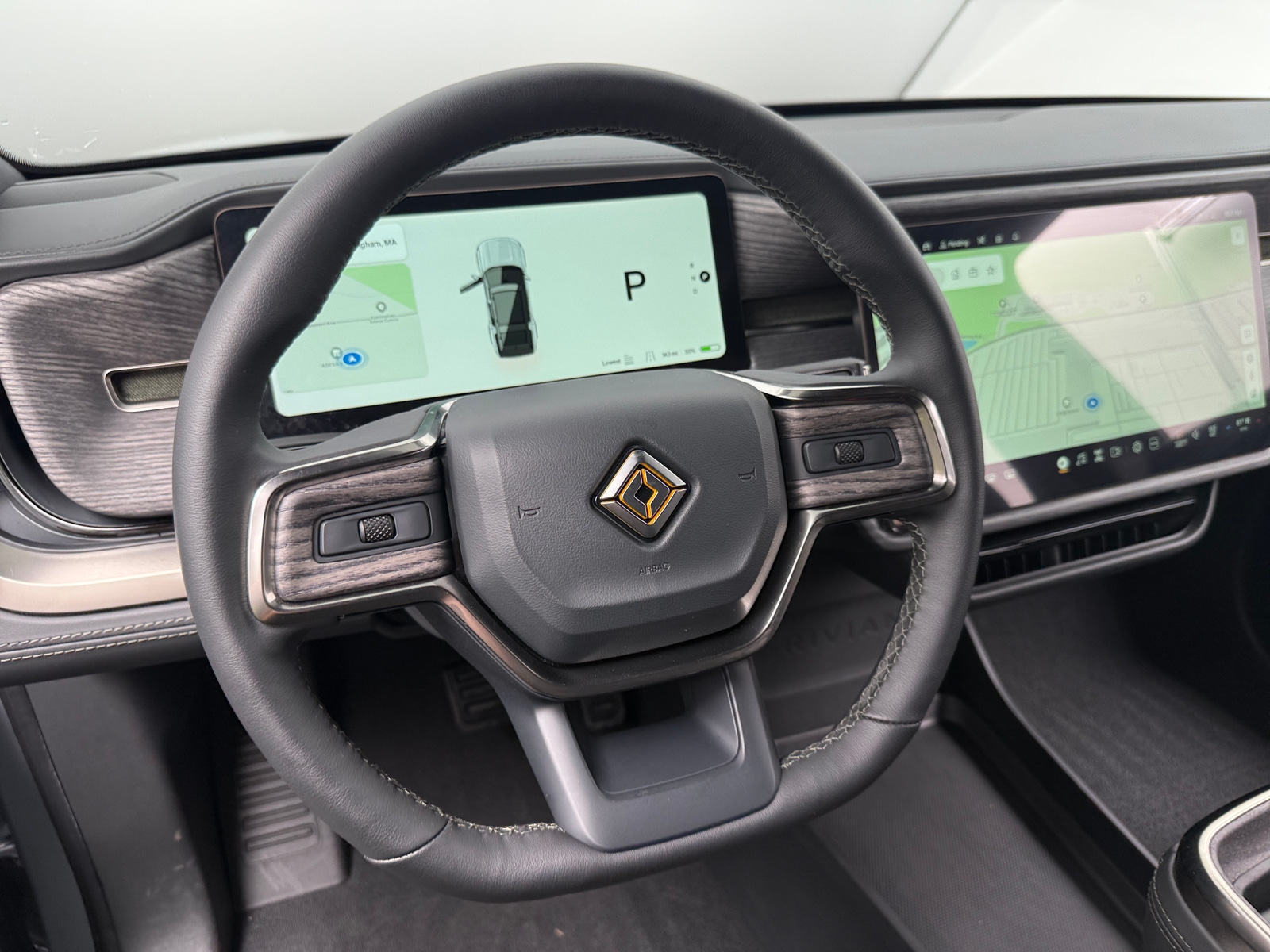 Thumbnail: 2026 Rivian R1S - 4