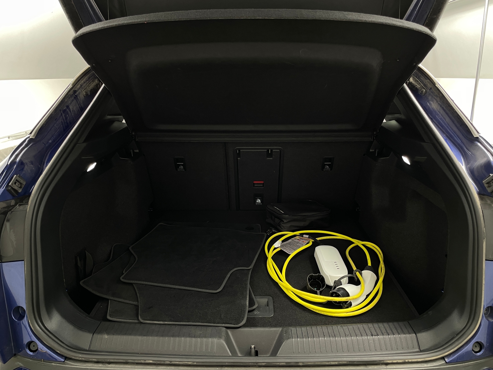 Thumbnail: 2022 Volkswagen ID.4 - 6