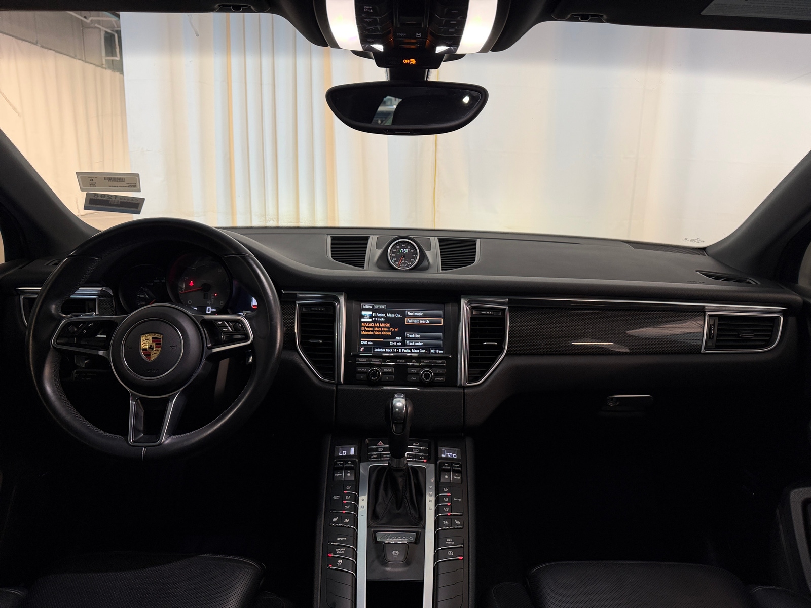 Thumbnail: 2016 Porsche Macan - 2