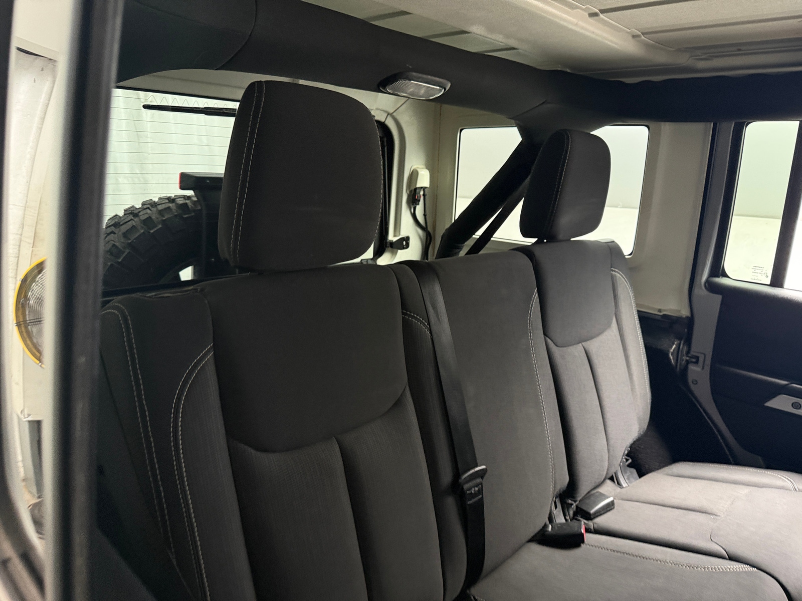 Thumbnail: 2015 Jeep Wrangler - 6