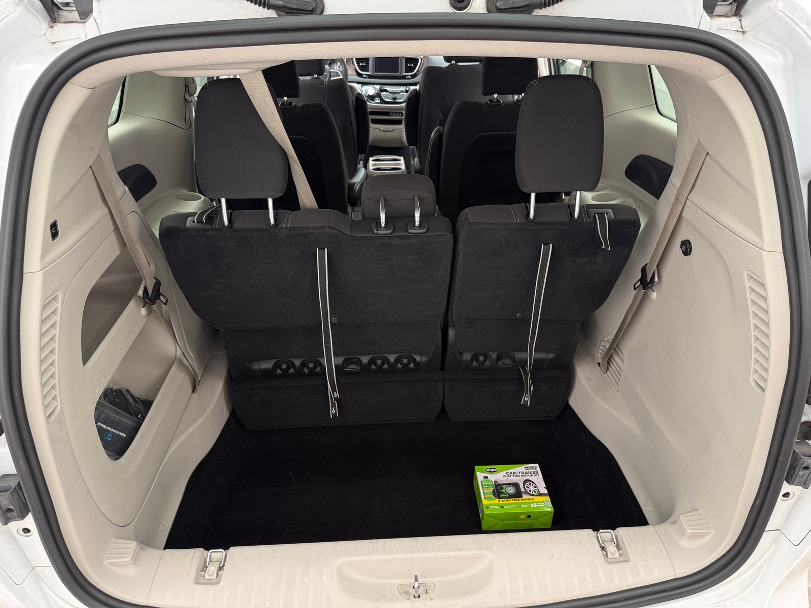 Thumbnail: 2023 Chrysler Voyager - 7