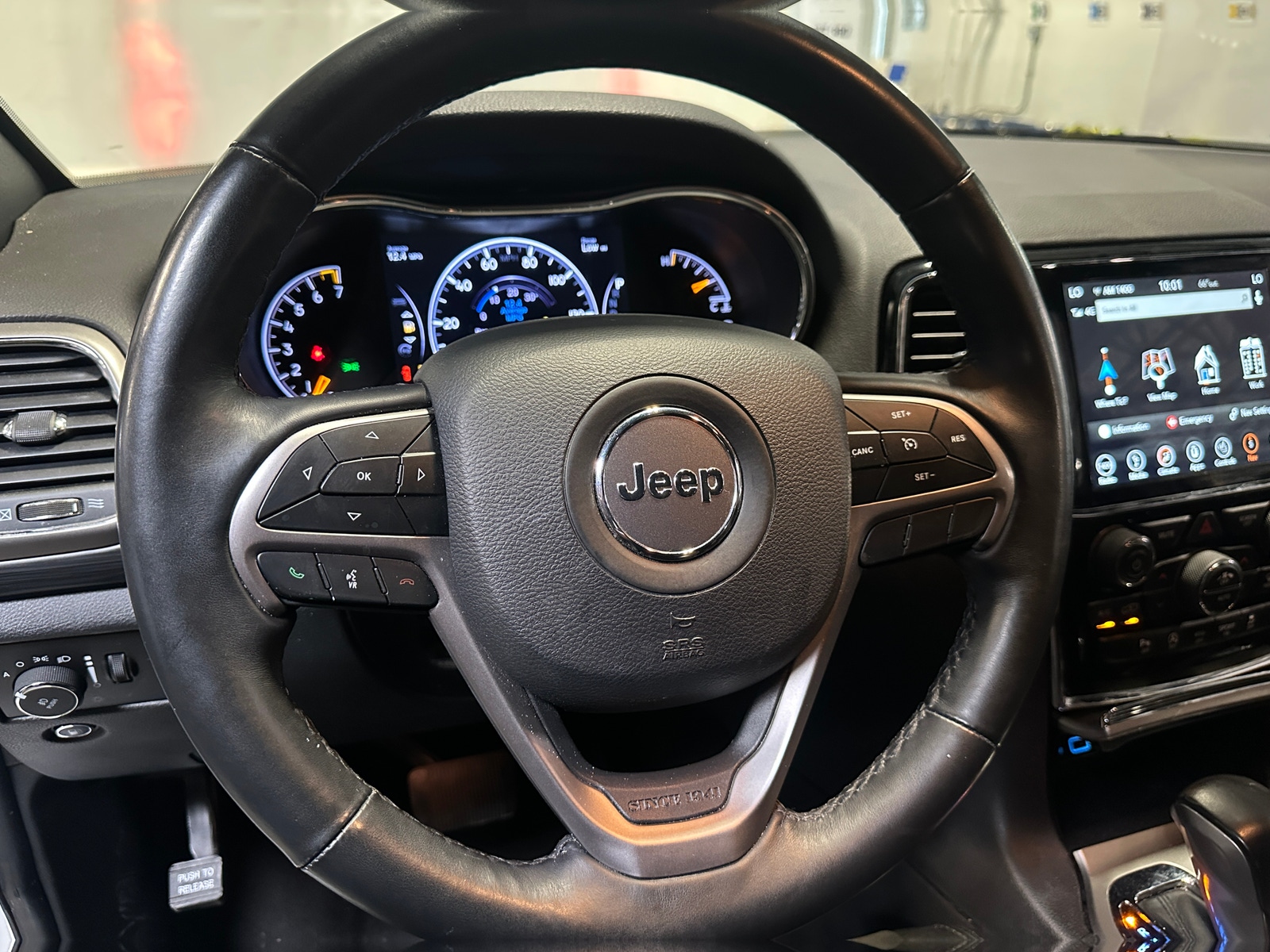 Thumbnail: 2019 Jeep Grand Cherokee - 4
