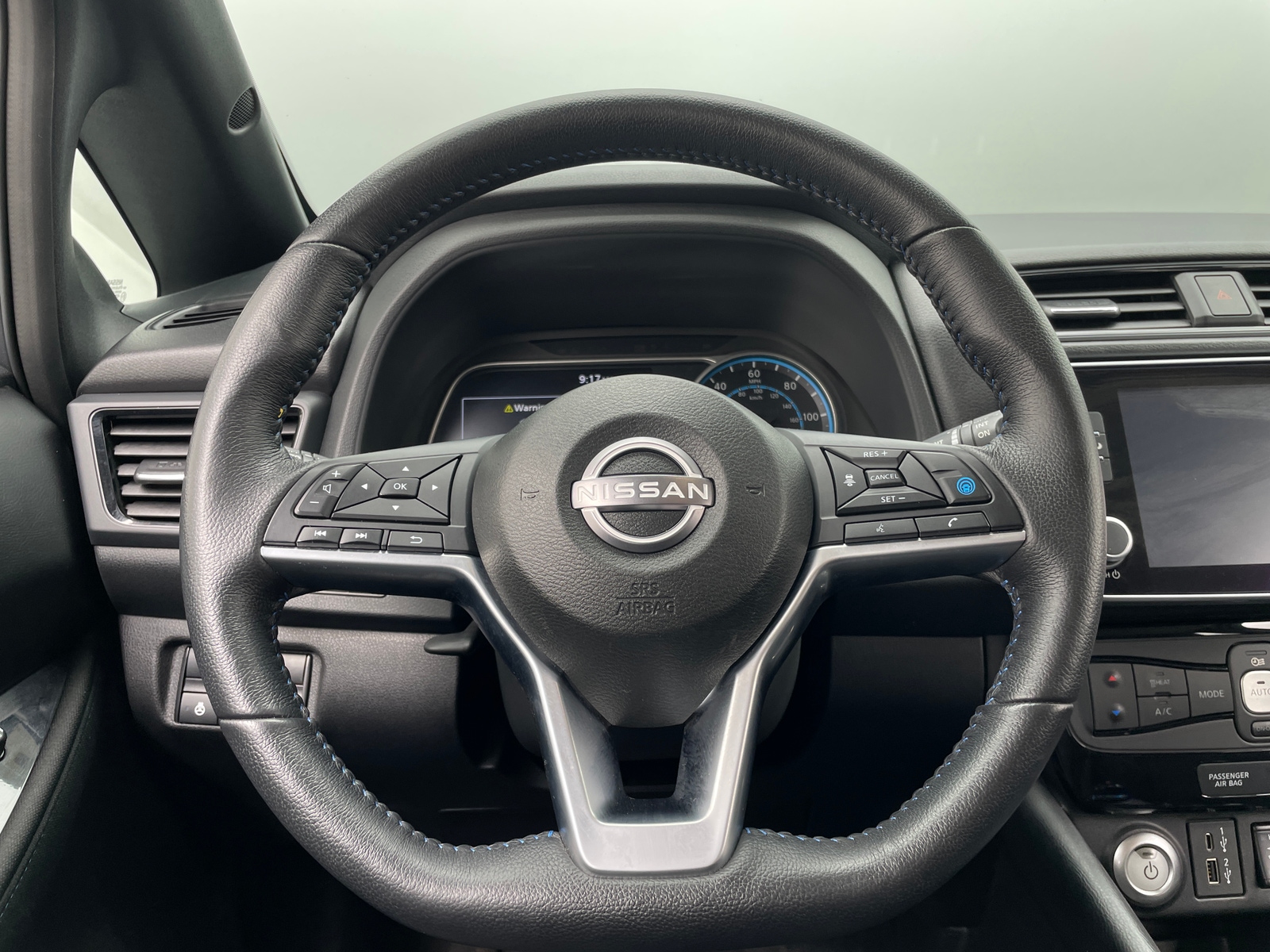 Thumbnail: 2025 Nissan Leaf - 5