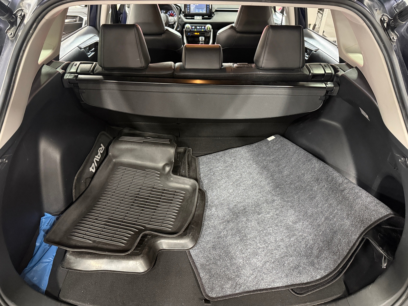 Thumbnail: 2019 Toyota RAV4 - 6
