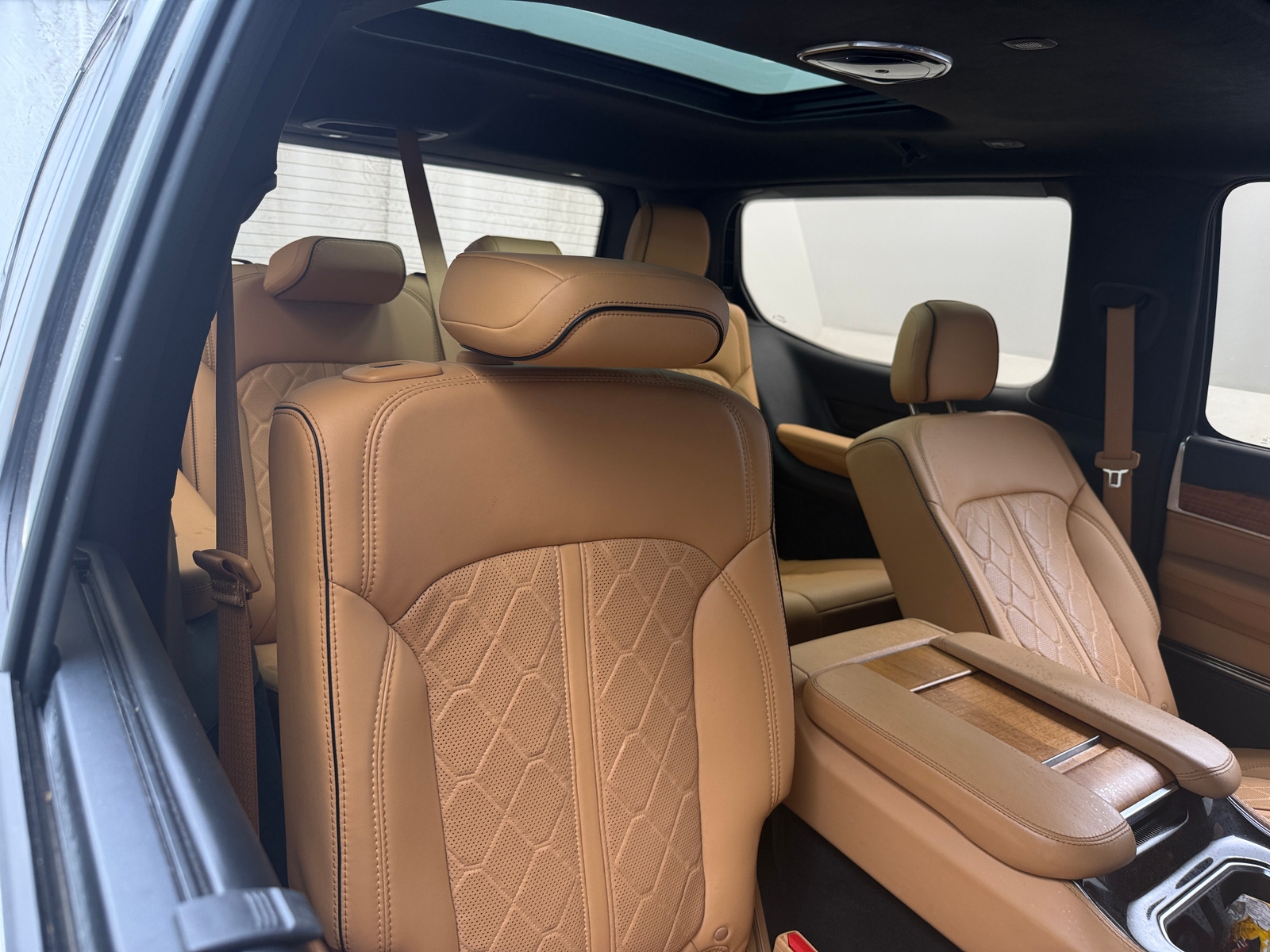 Thumbnail: 2023 Jeep Grand Wagoneer - 5