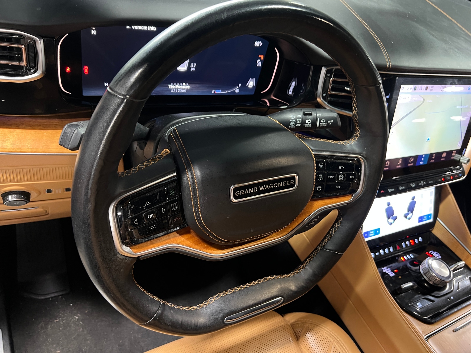 Thumbnail: 2023 Jeep Grand Wagoneer - 4