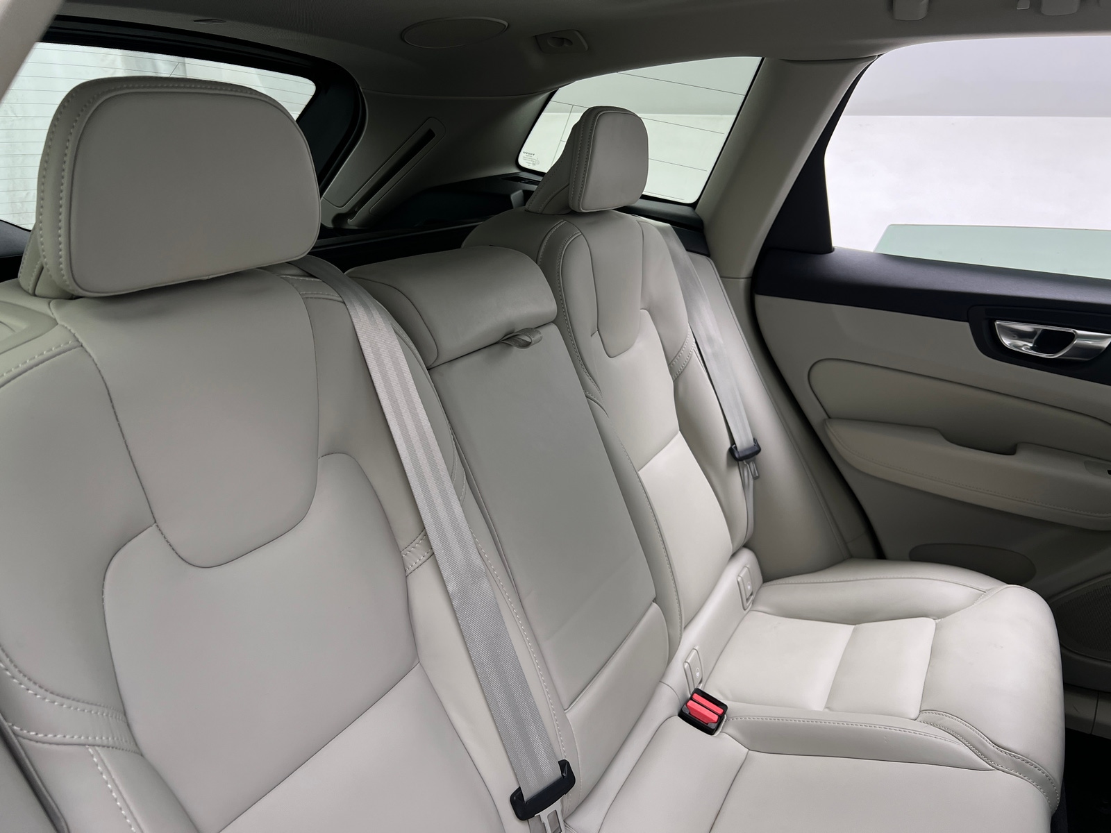 Thumbnail: 2023 Volvo XC60 - 5