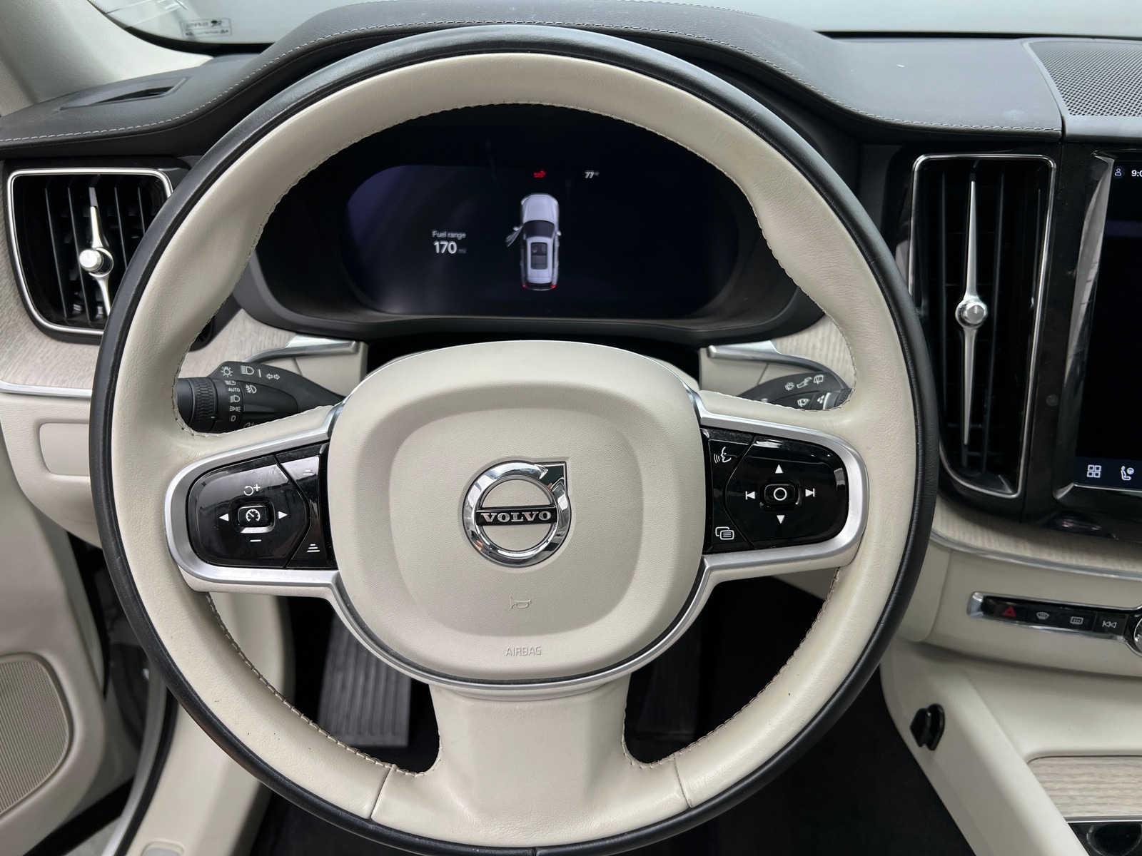 Thumbnail: 2023 Volvo XC60 - 4