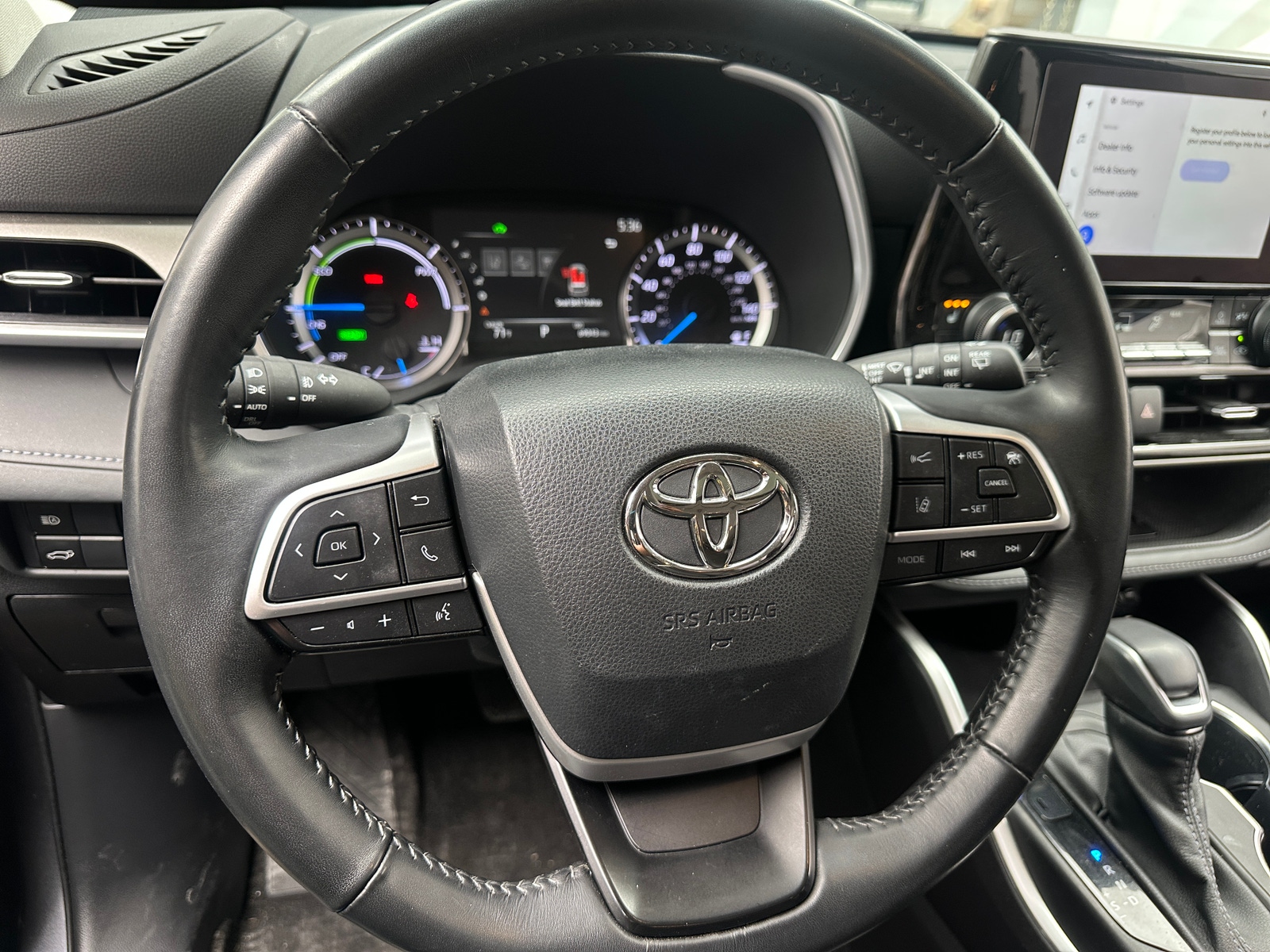 Thumbnail: 2023 Toyota Highlander - 4