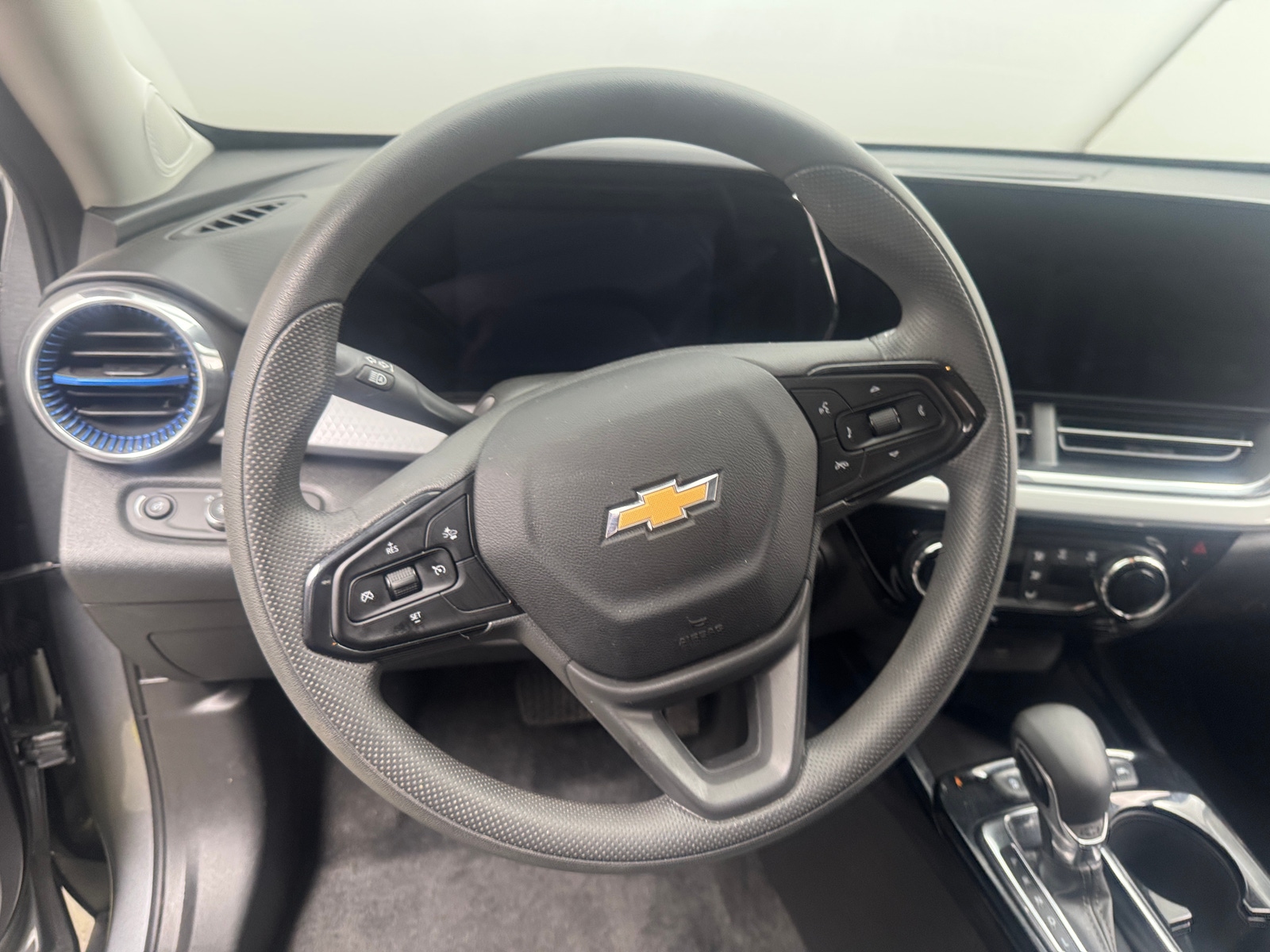 Thumbnail: 2025 Chevrolet Trax - 4