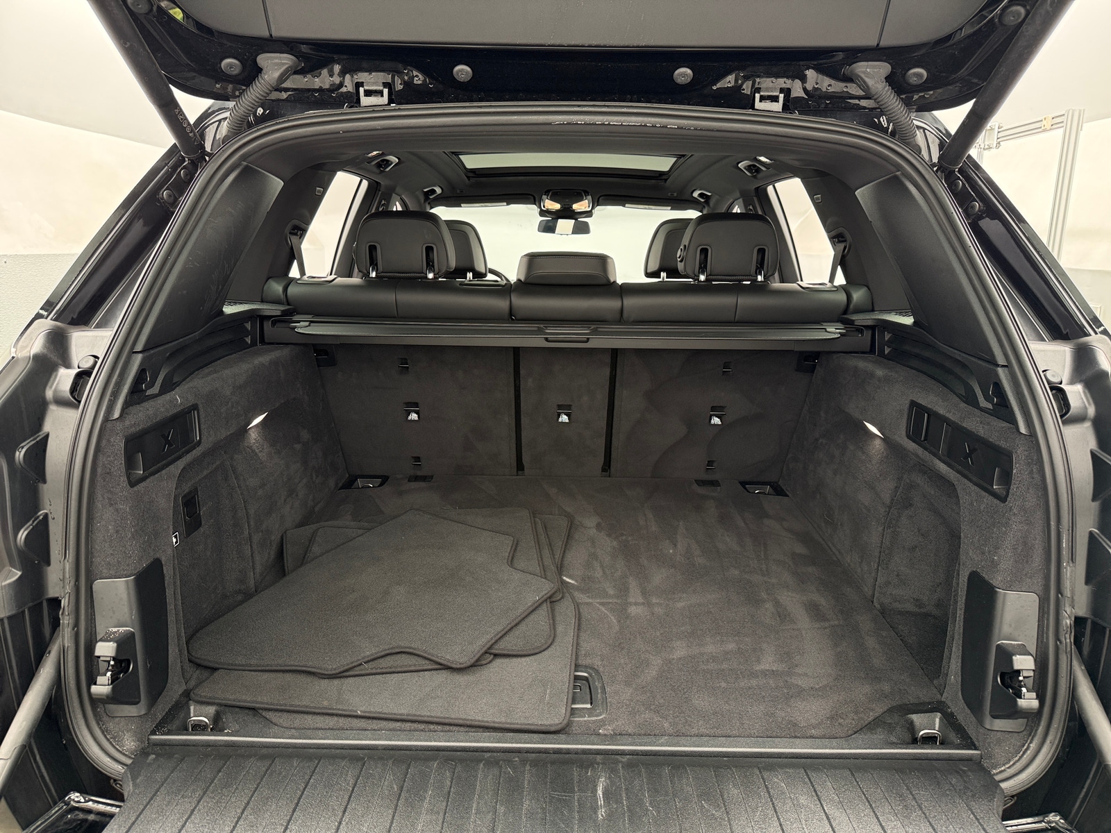 Thumbnail: 2026 BMW X5 - 6