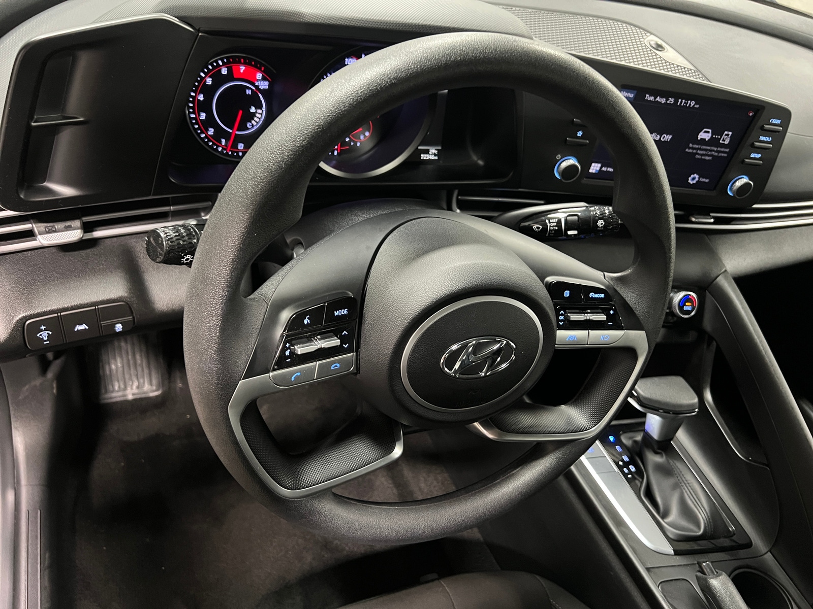 Thumbnail: 2023 Hyundai Elantra - 5