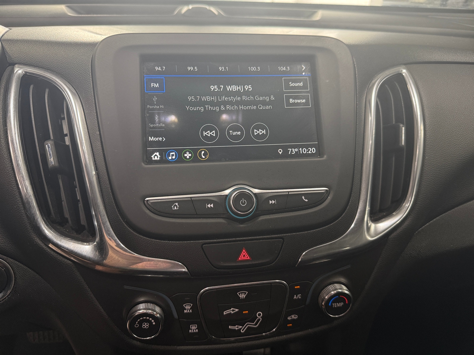 Thumbnail: 2019 Chevrolet Equinox - 4