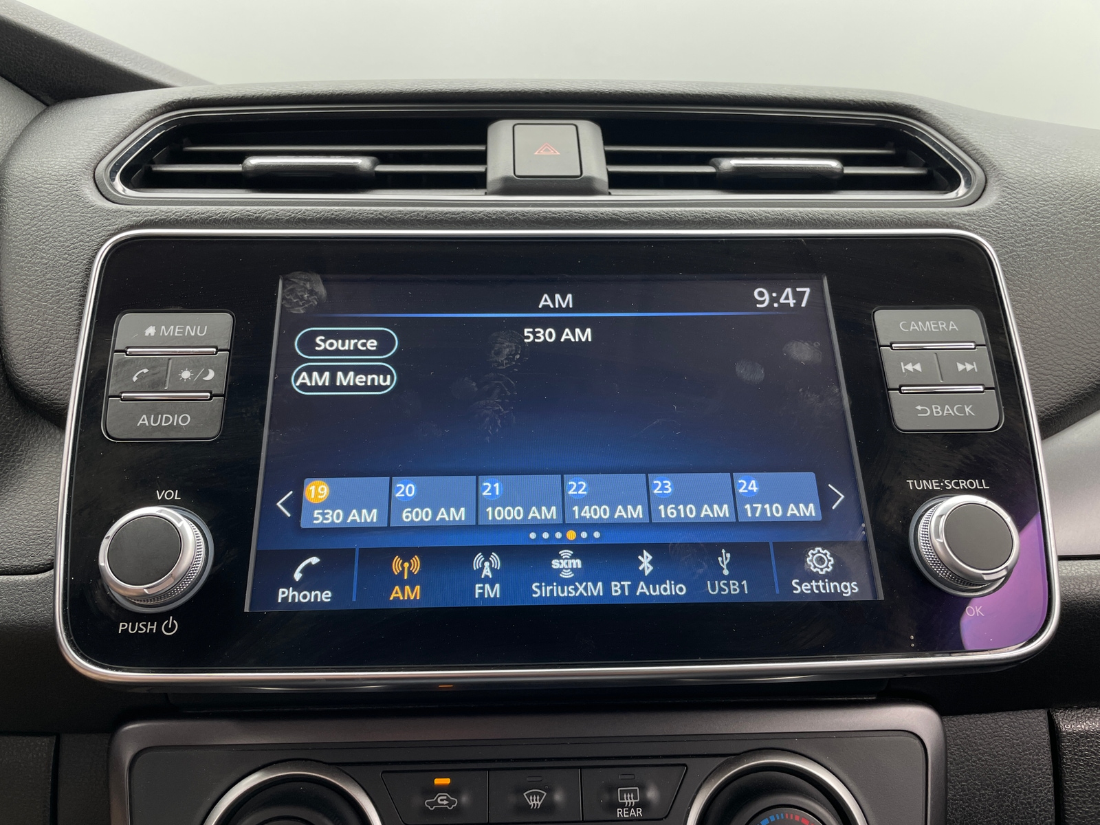 Thumbnail: 2025 Nissan Leaf - 4