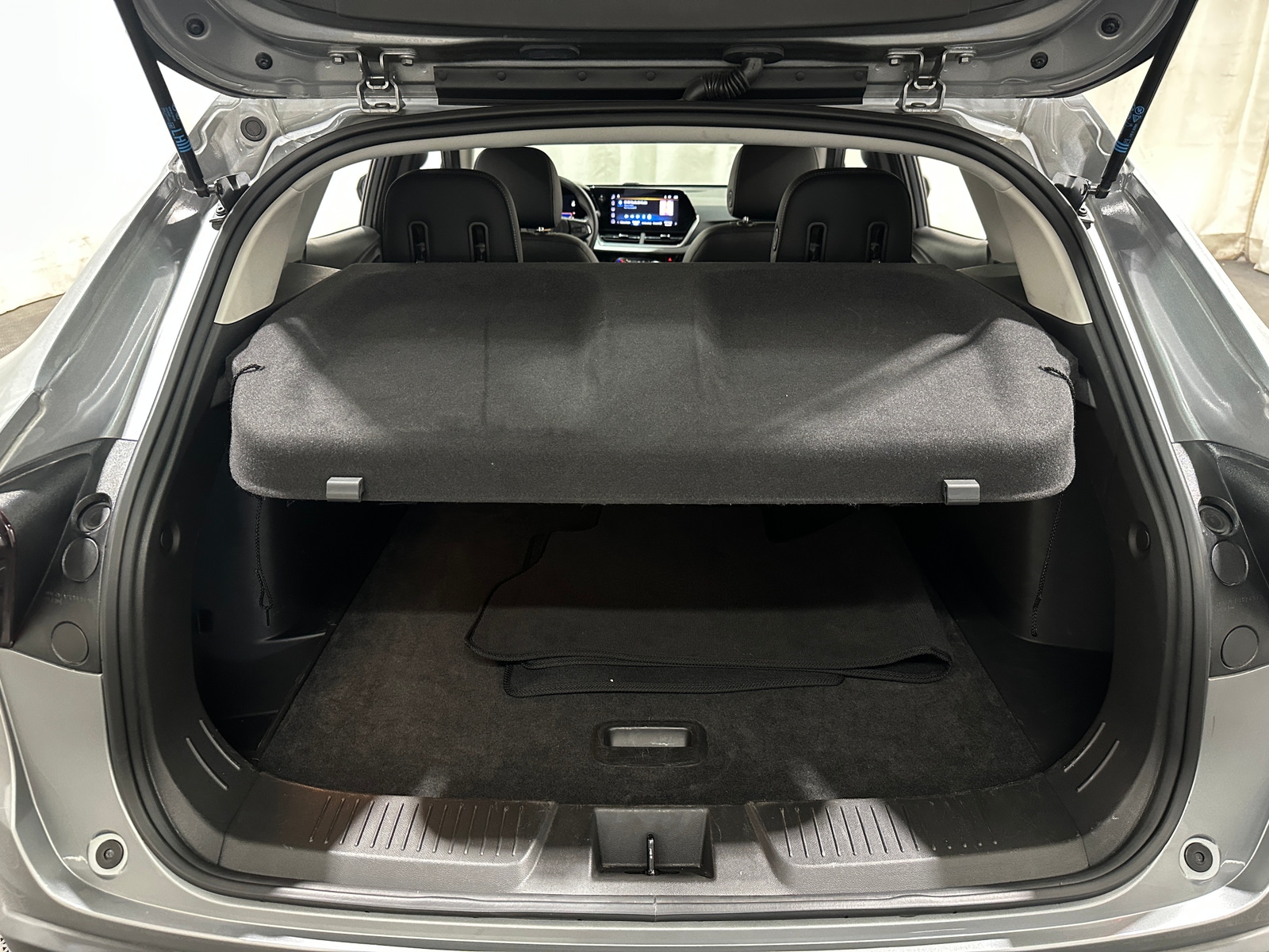 Thumbnail: 2025 Chevrolet Trax - 6